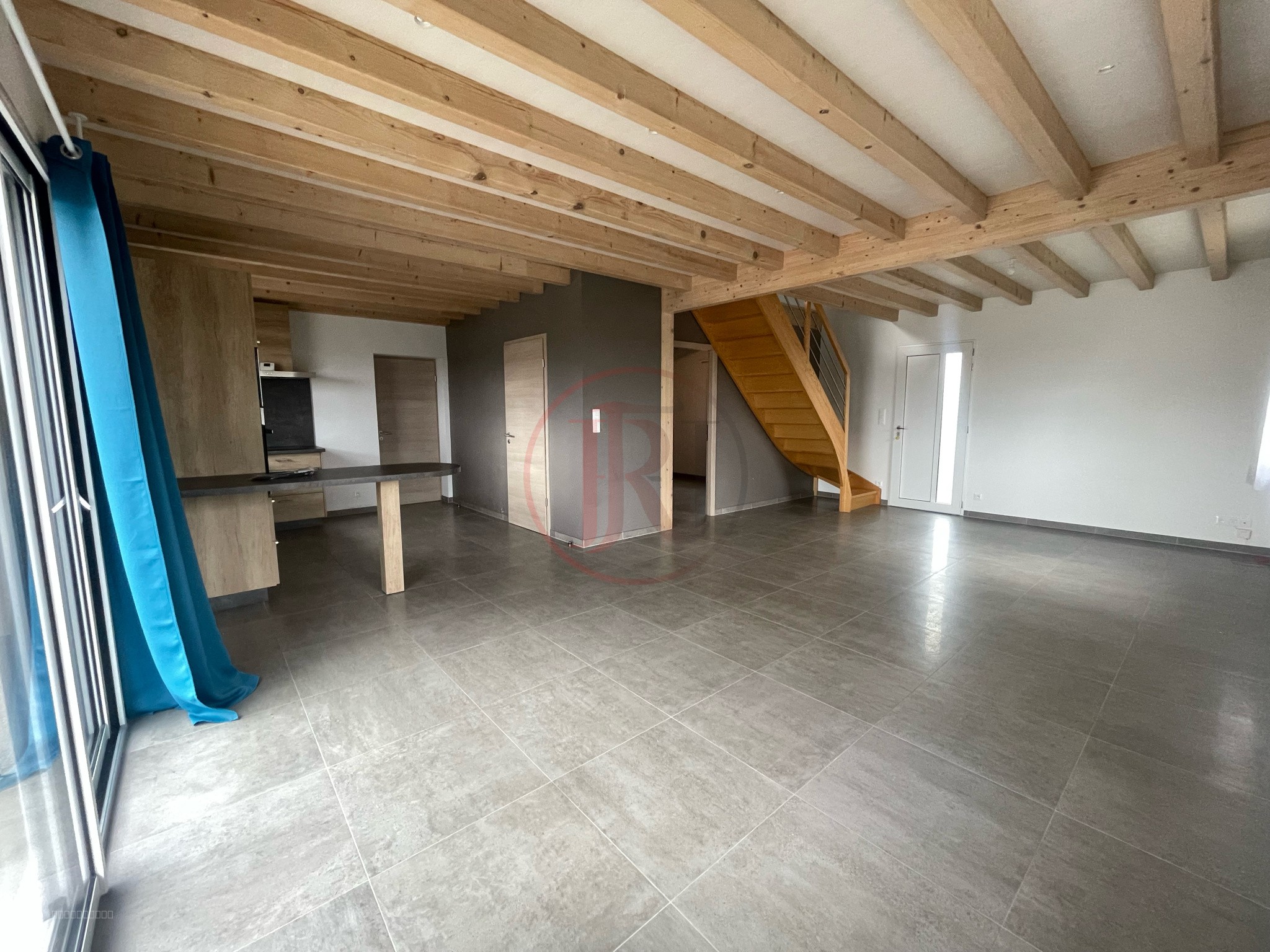 Maison en duplex T5 avec grande terrasse et garage — photo 2