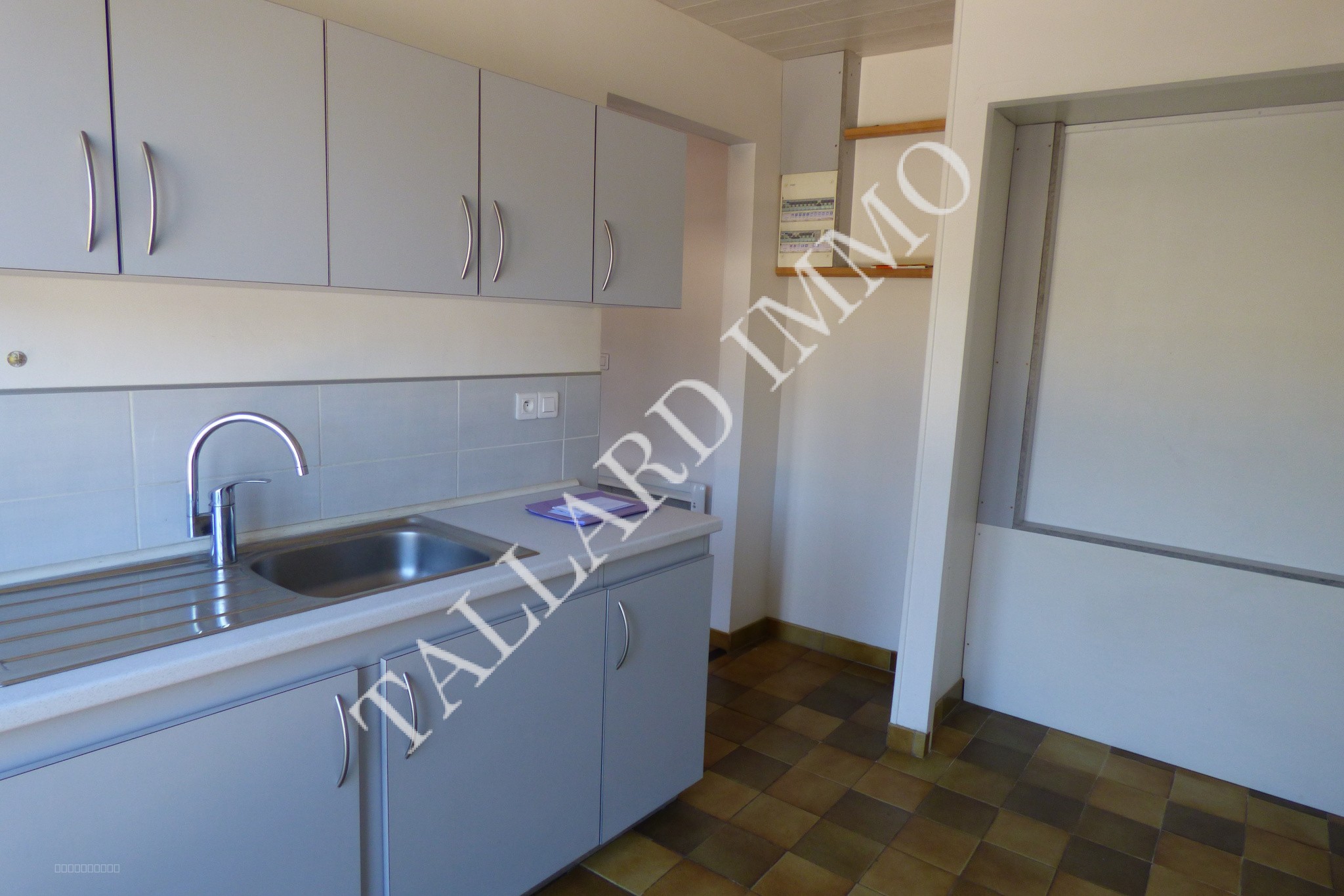 La Saulce rare ! Appartement de type 3 + vaste terrasse, garage, parking. — photo 8