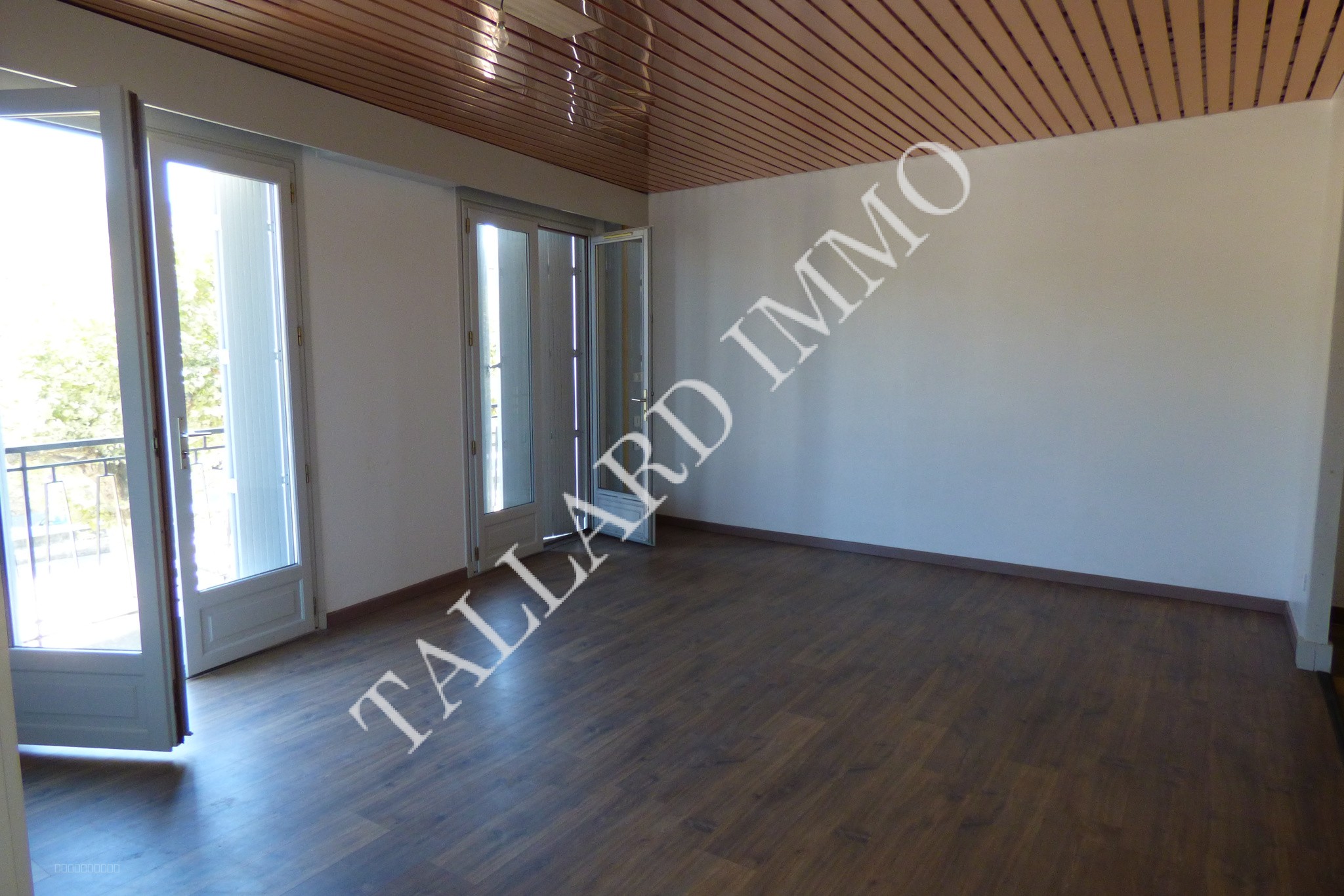 La Saulce rare ! Appartement de type 3 + vaste terrasse, garage, parking. — photo 4