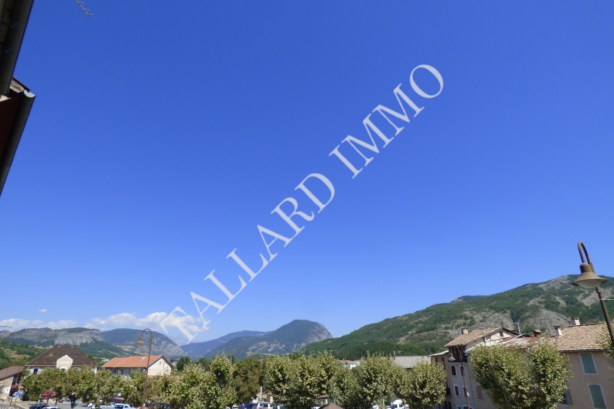La Saulce rare ! Appartement de type 3 + vaste terrasse, garage, parking. — photo 2