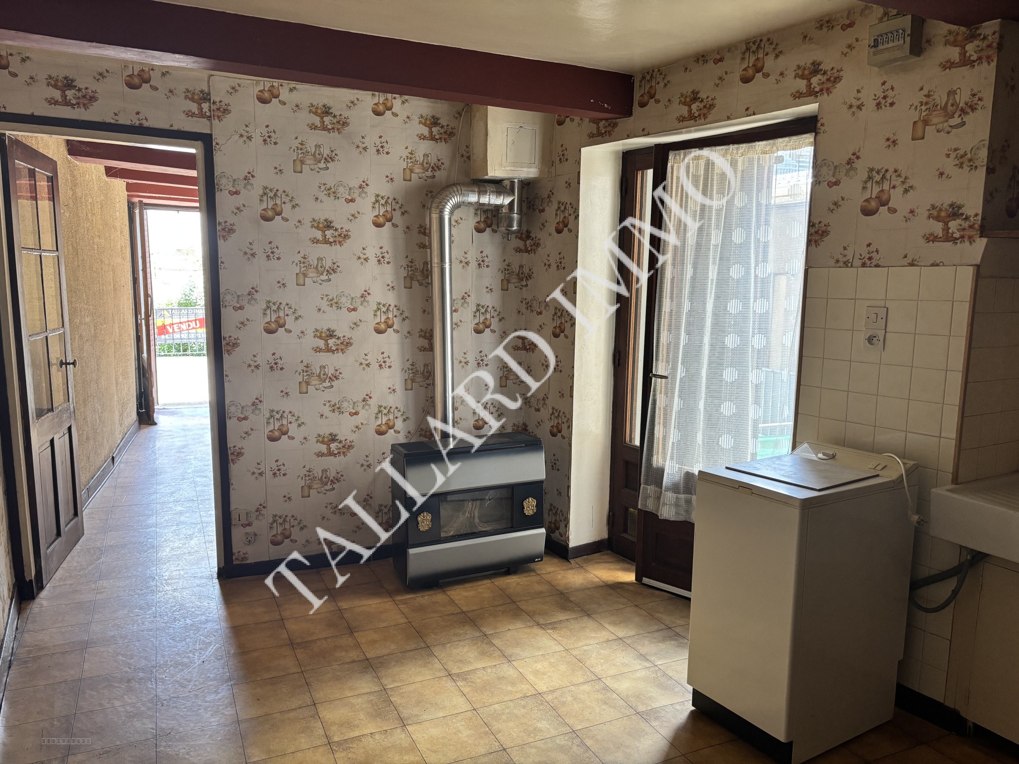 Exclusivité Tallard, maison de village à rénover, terrasse, garage et cave. — photo 12