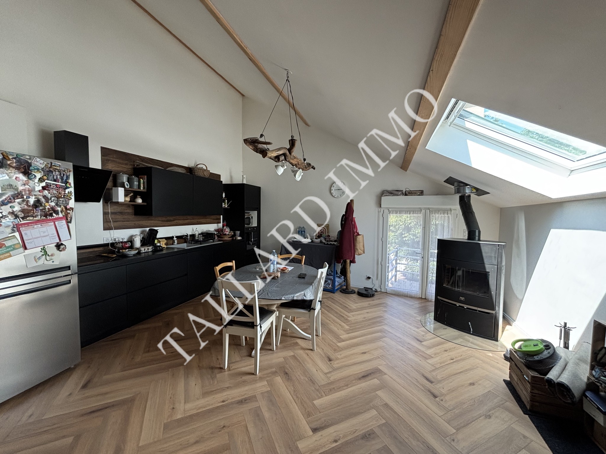 15 mn Gap, vaste bâtisse avec local commercial, appartement loft récent + potentiel pour plusieurs logements — photo 6