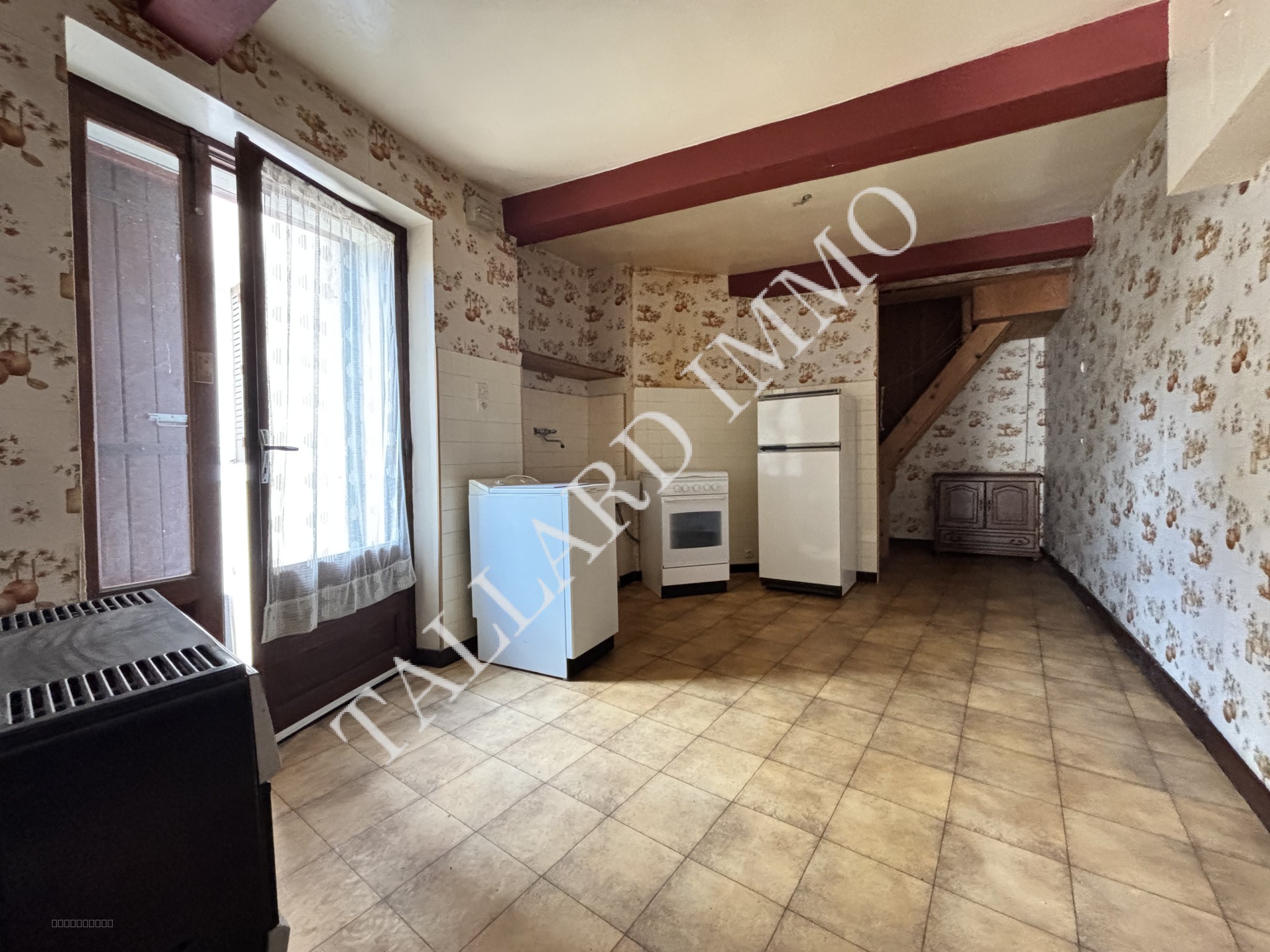 Exclusivité Tallard, maison de village à rénover, terrasse, garage et cave. — photo 10