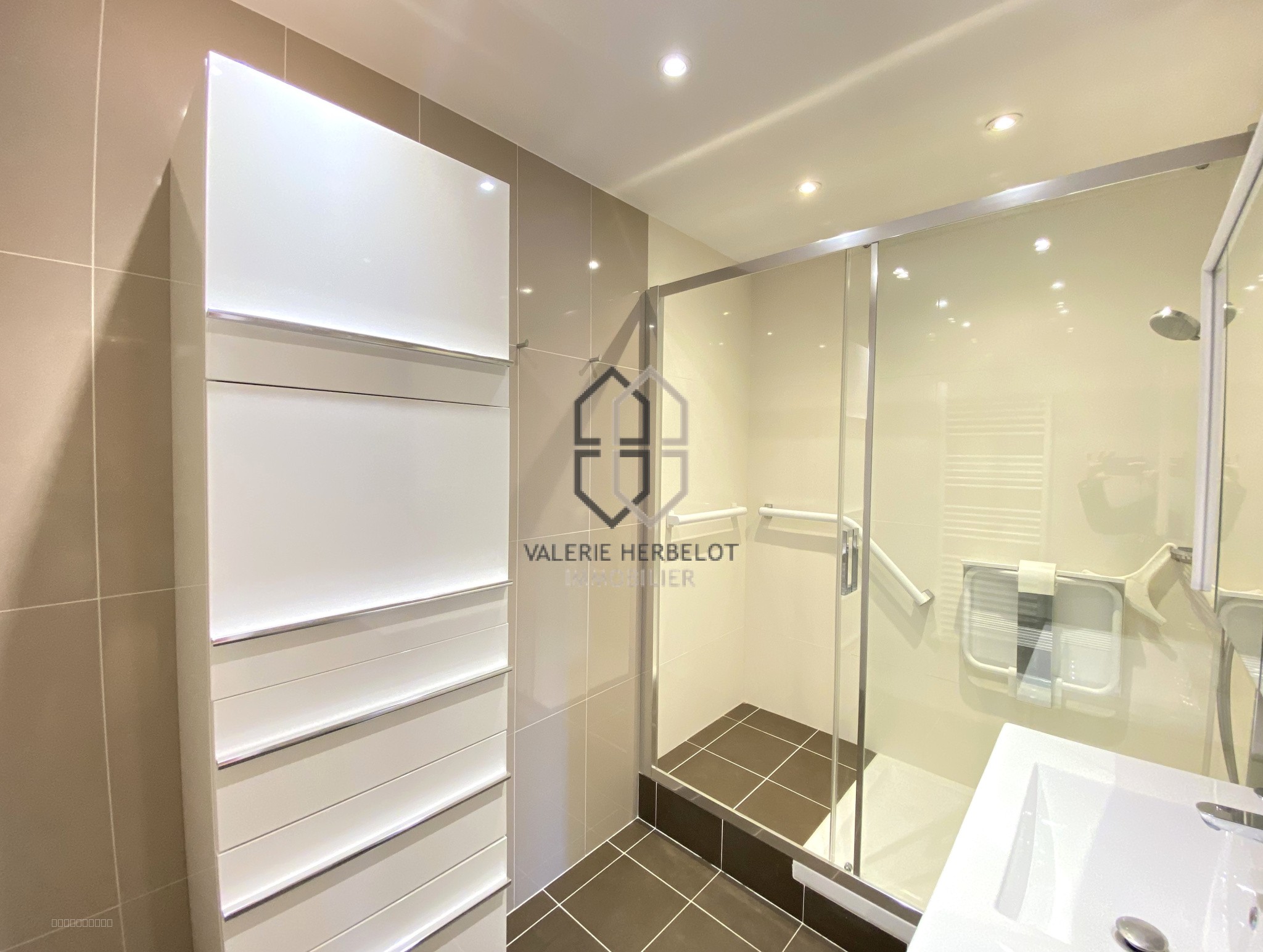 Magnifique Appartement 3 pièces avec balcon en centre ville — photo 8