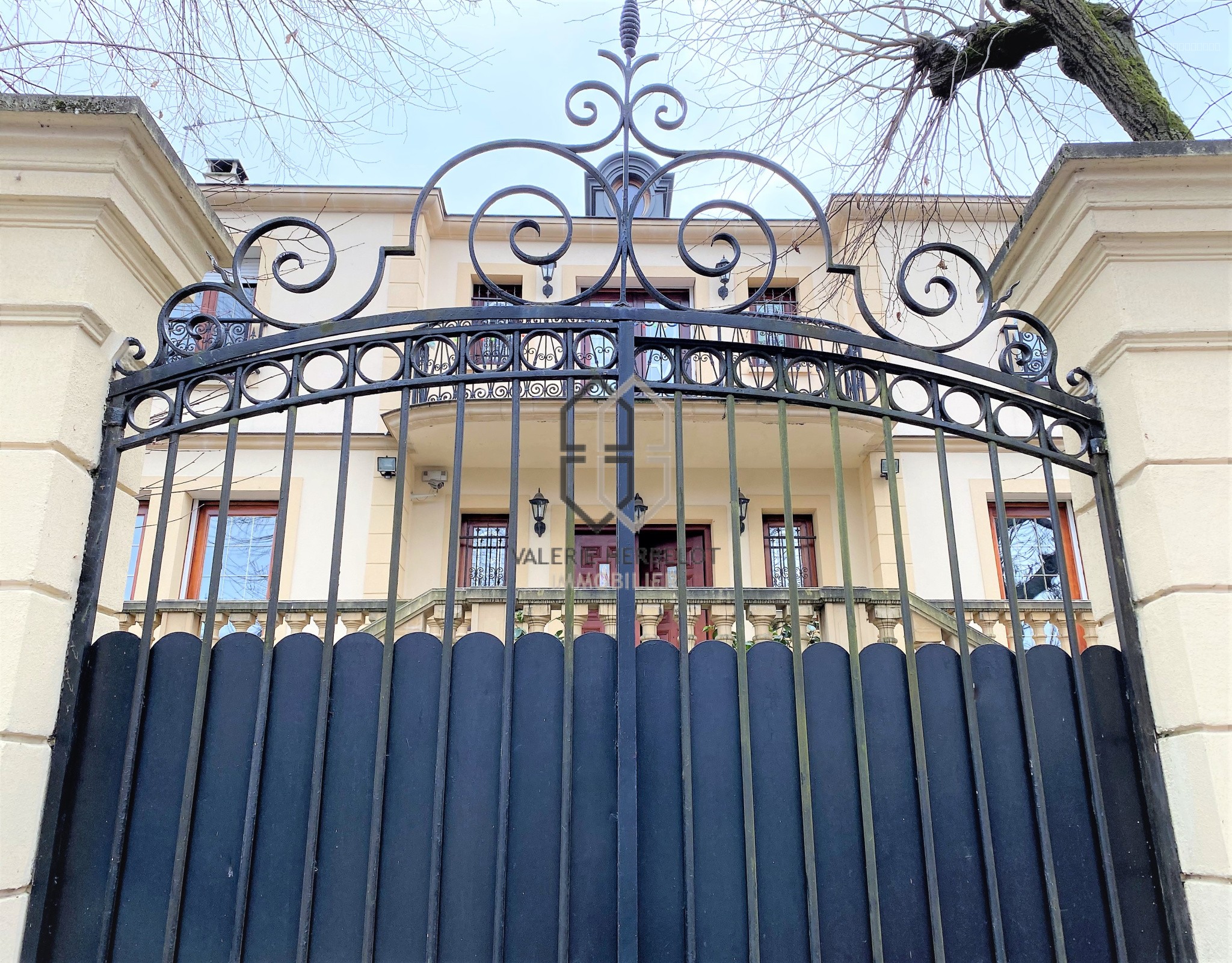 Sectorisation école des Tilleuls, belle demeure récente — photo 9
