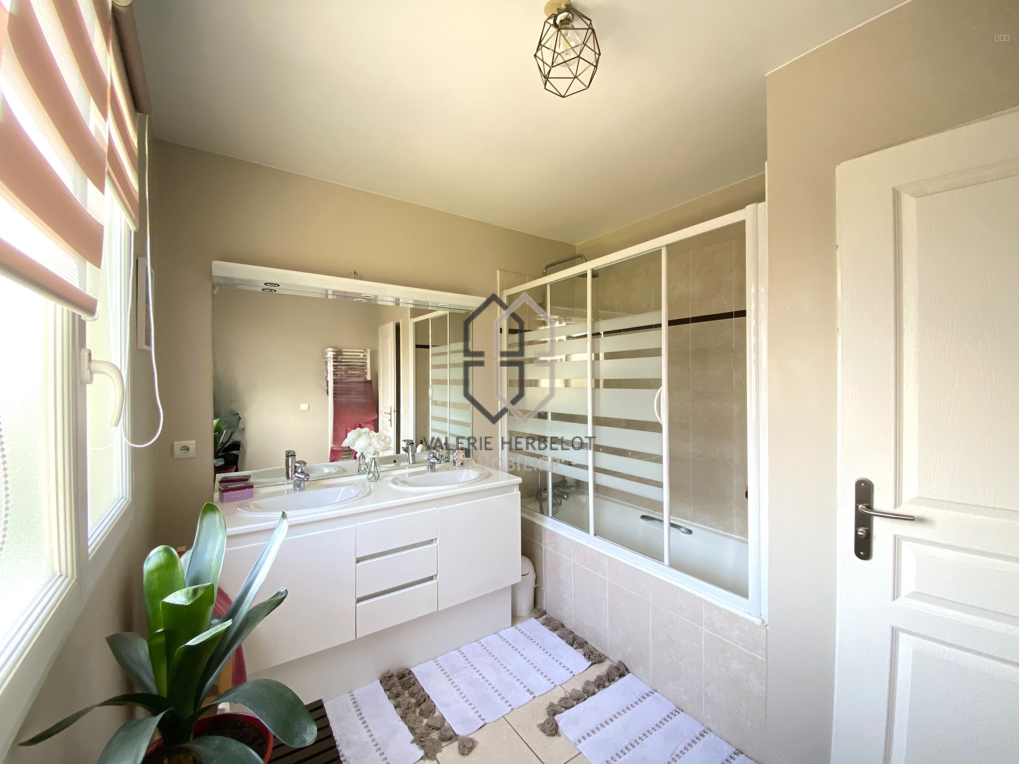 Superbe maison dans un environnement privilégié, à proximité du Golf d'Ormesson — photo 9