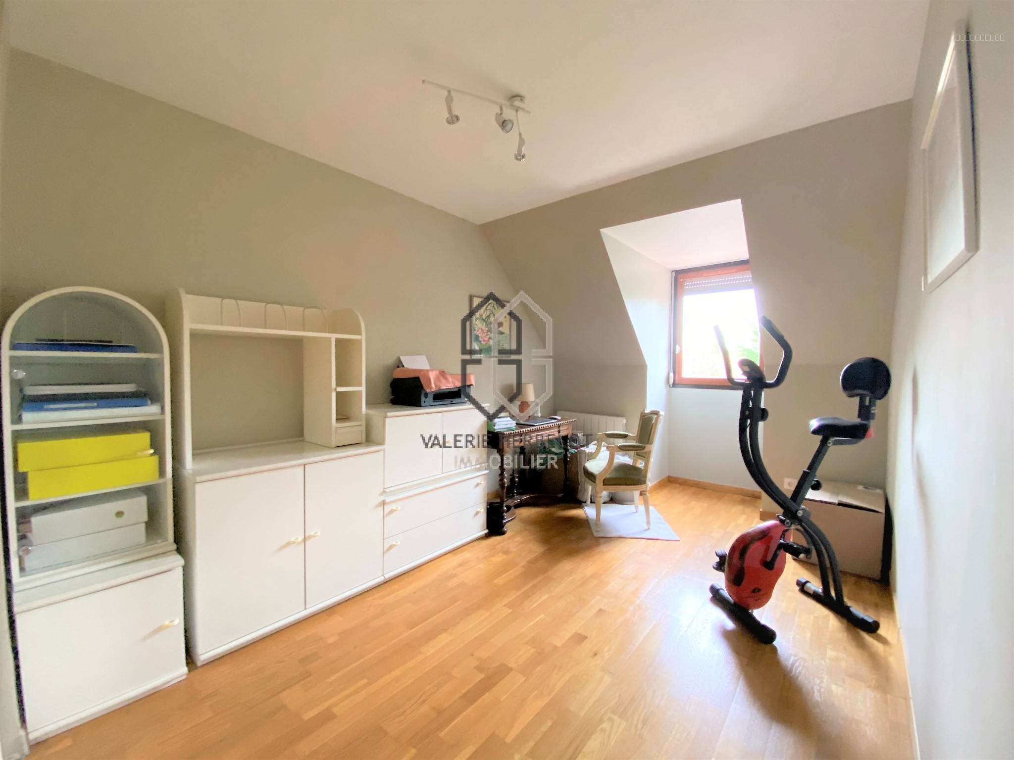 Agréable maison ensoleillée et calme — photo 9
