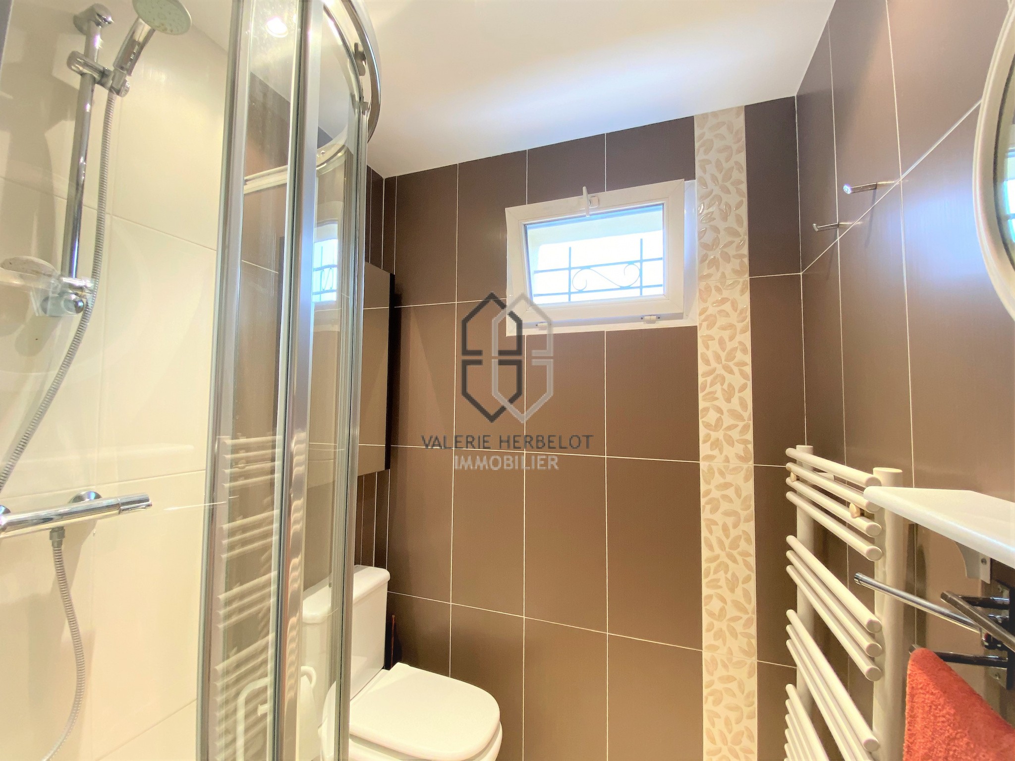 Agréable maison ensoleillée et calme — photo 12