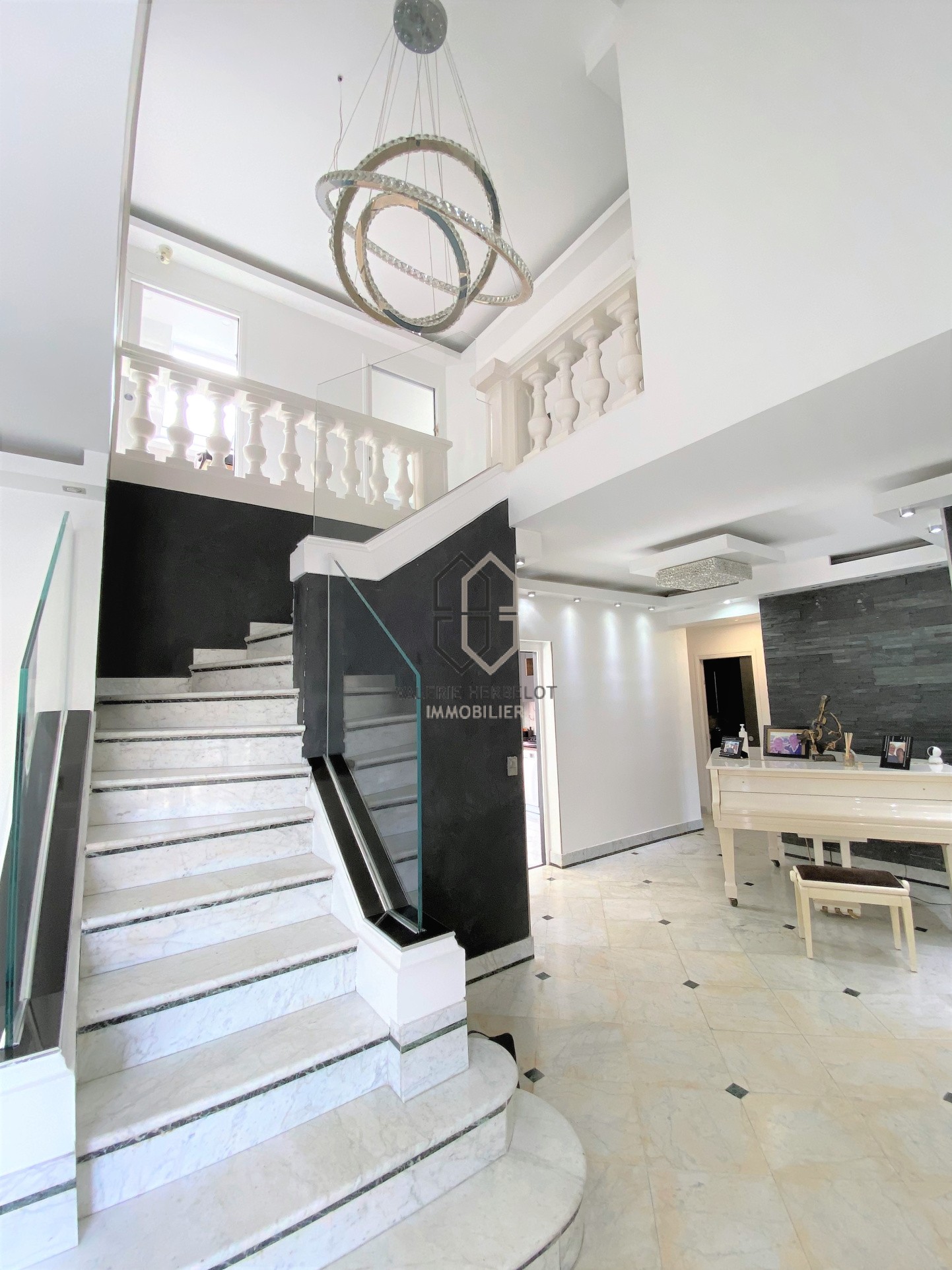 Maison contemporaine à proximité immédiate de la Varenne — photo 7