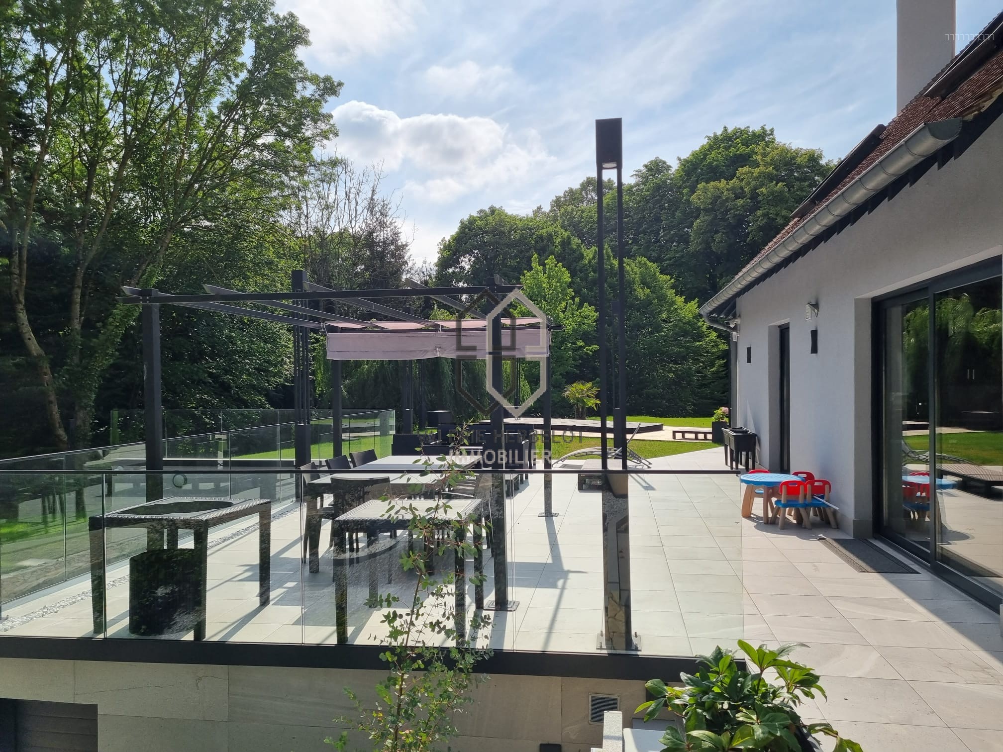 Magnifique propriété dans un écrin de verdure — photo 3