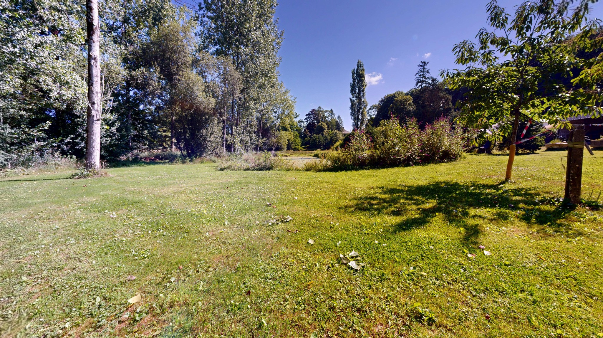 Propriété 190 m2 avec nombreuses dépendances et étang — photo 18
