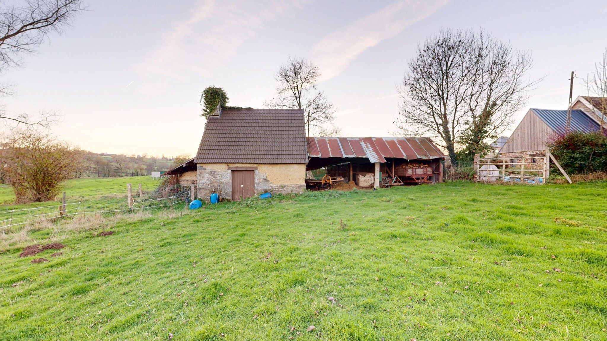 Maison de 163m2 avec dépendances sur terrain d'un hectare — photo 4