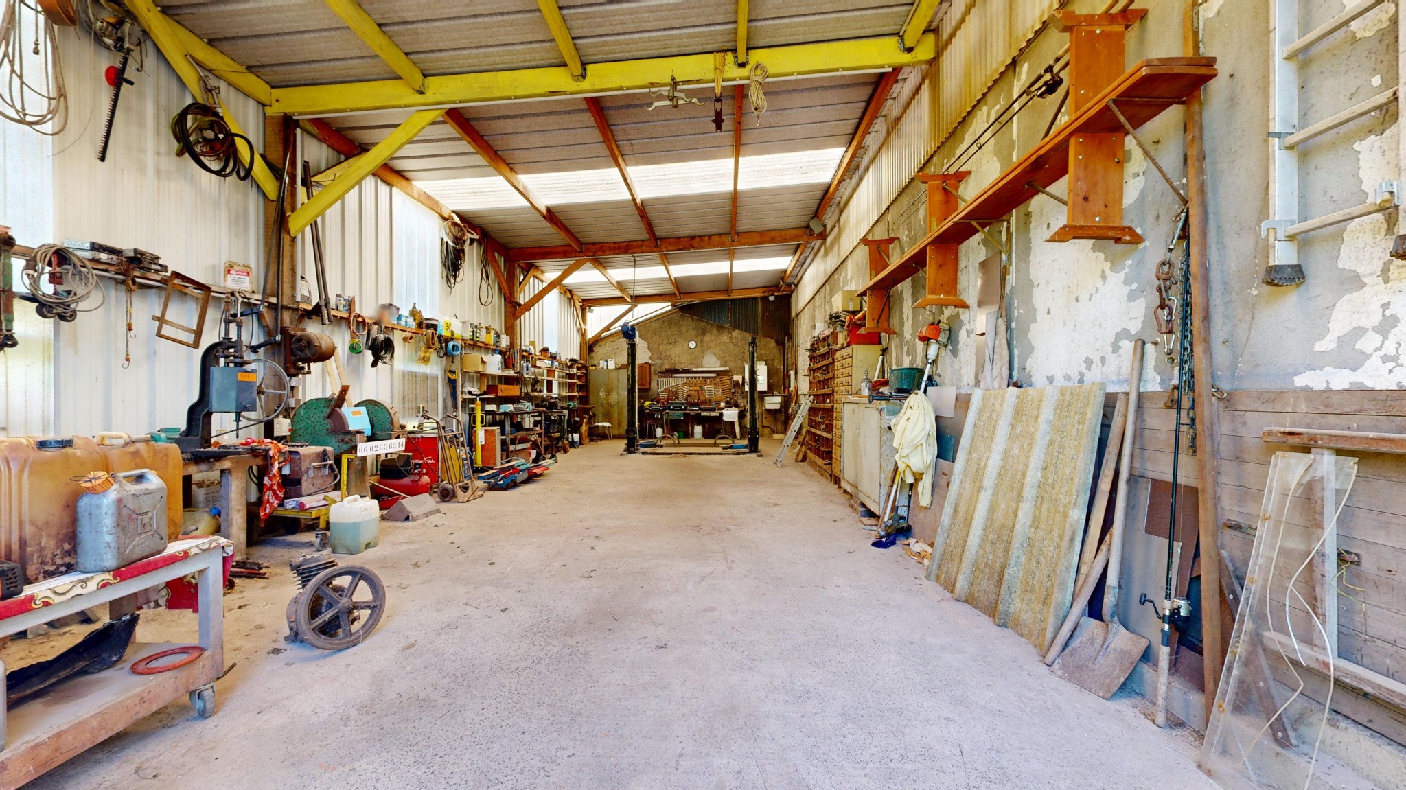 Propriété 190 m2 avec nombreuses dépendances et étang — photo 6