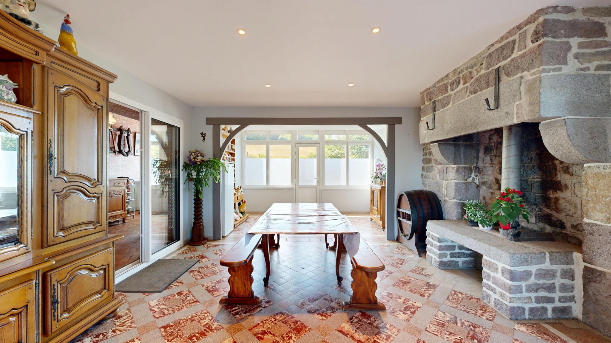 Propriété 190 m2 avec nombreuses dépendances et étang — photo 9