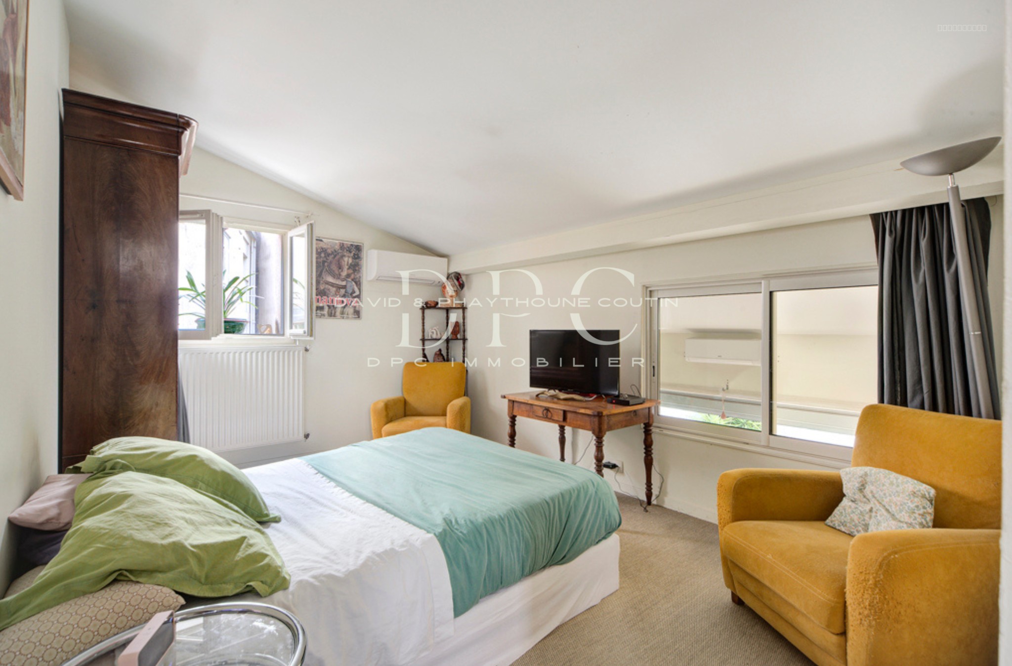 COEUR SAINT CYPRIEN PLACE DU RAVELIN LOT DE 2 APPARTEMENTS ACCOLÉS T3+T2 DERNIER ETAGE AVEC PARKING — photo 9