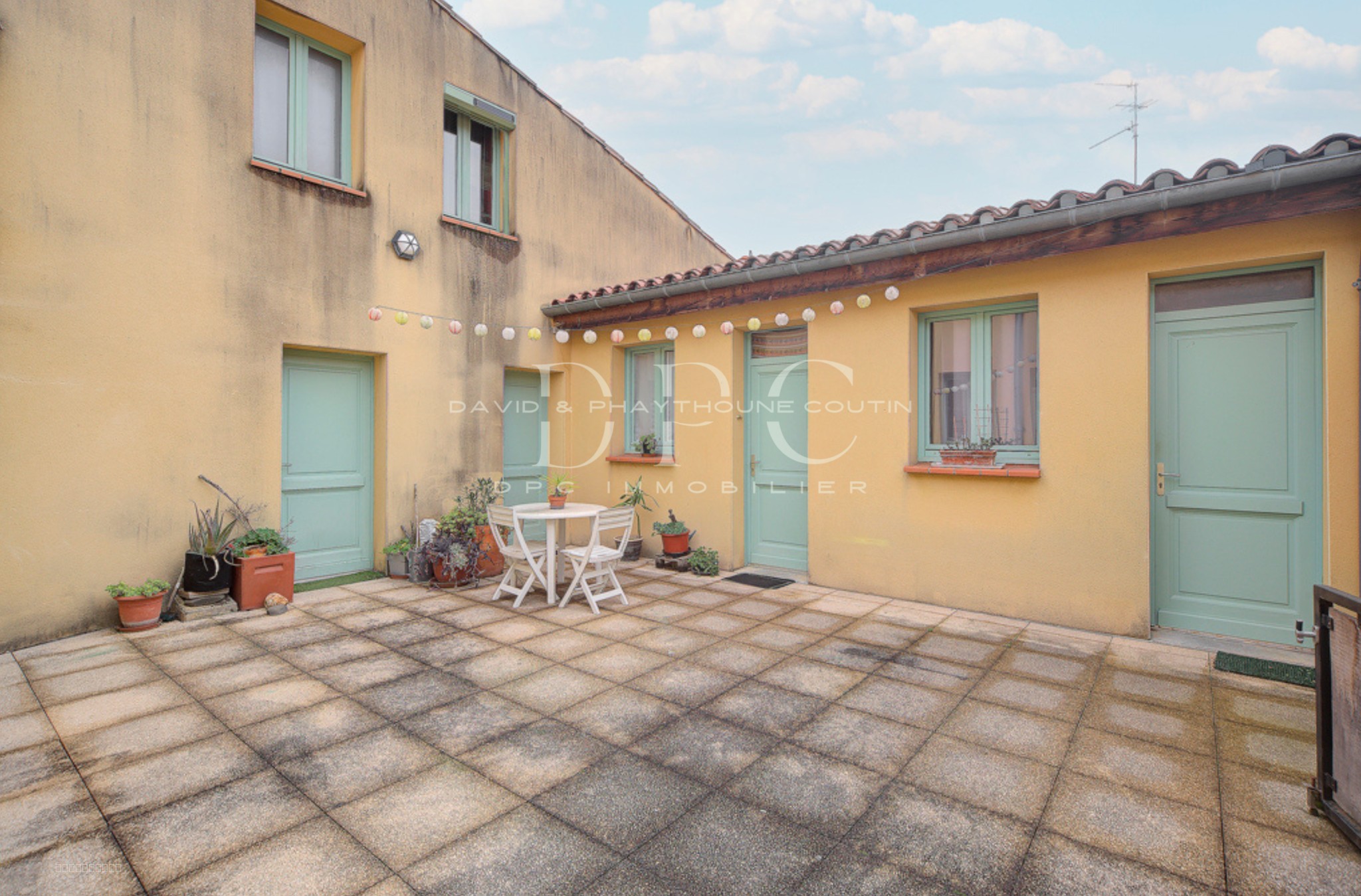 COEUR SAINT CYPRIEN PLACE DU RAVELIN LOT DE 2 APPARTEMENTS ACCOLÉS T3+T2 USAGE PROFESSIONNEL OU HABITATION DER — photo 12