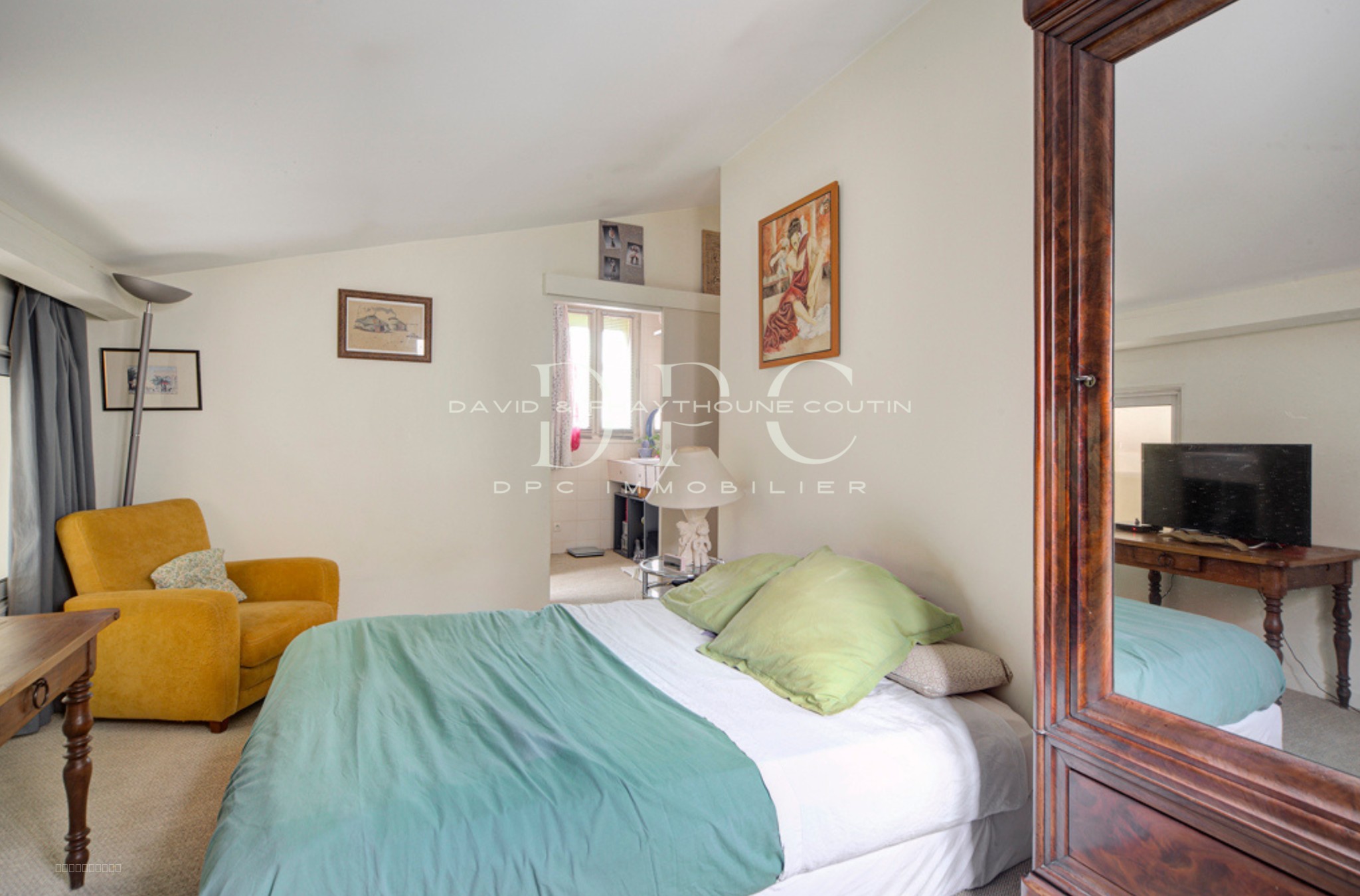 COEUR SAINT CYPRIEN PLACE DU RAVELIN LOT DE 2 APPARTEMENTS ACCOLÉS T3+T2 USAGE PROFESSIONNEL OU HABITATION DER — photo 8