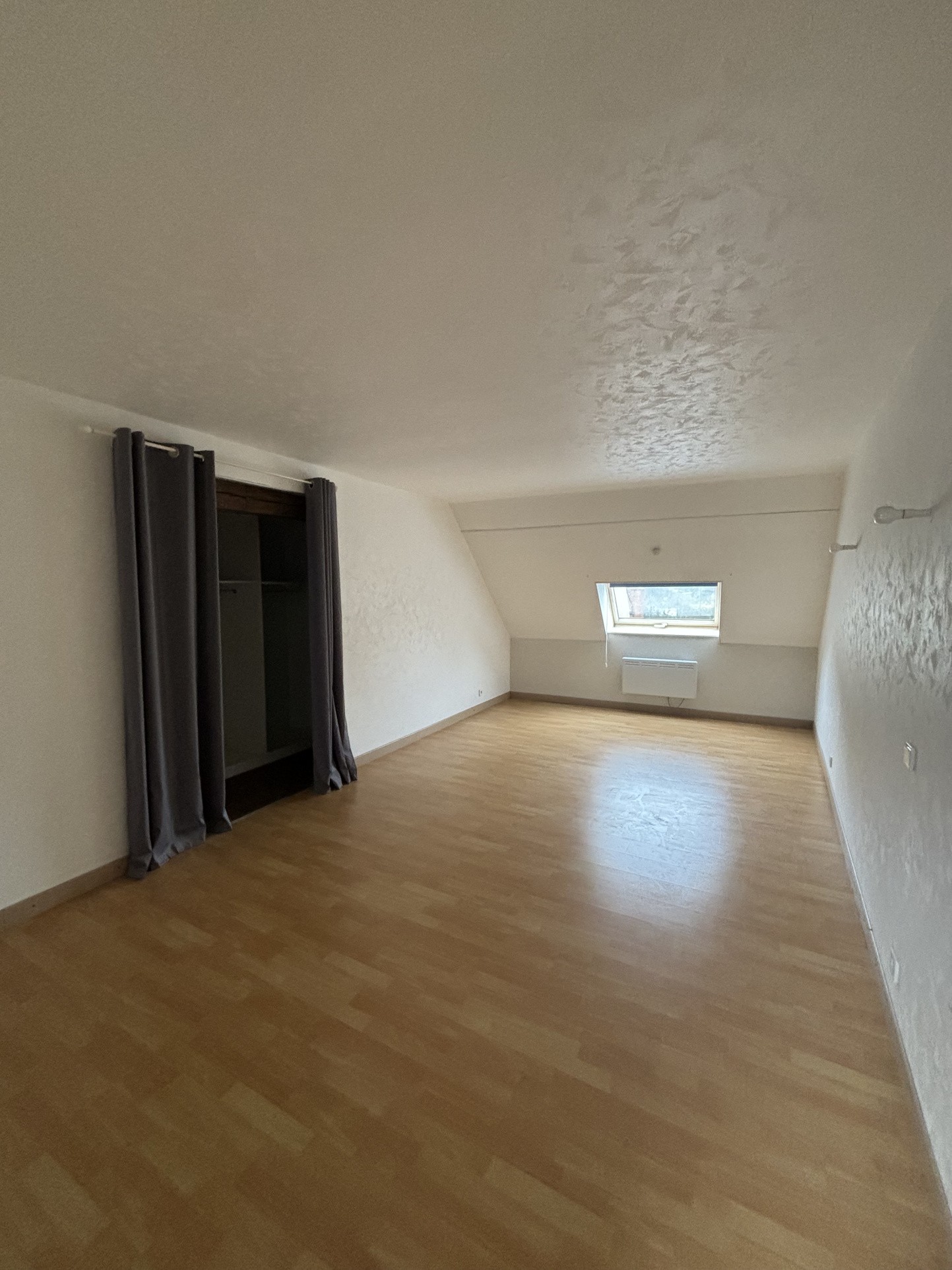 Appartement T2 à LORMES — photo 5