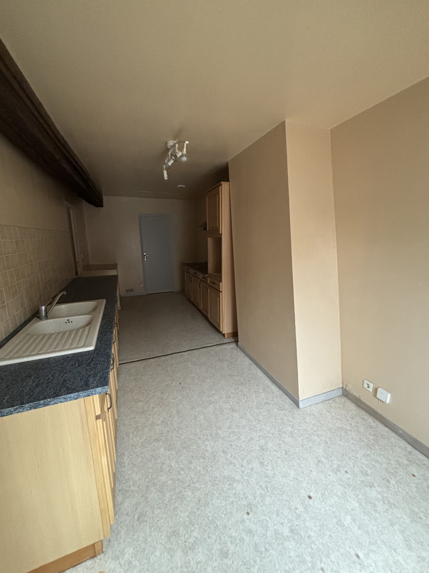 Appartement T2 à LORMES — photo 2