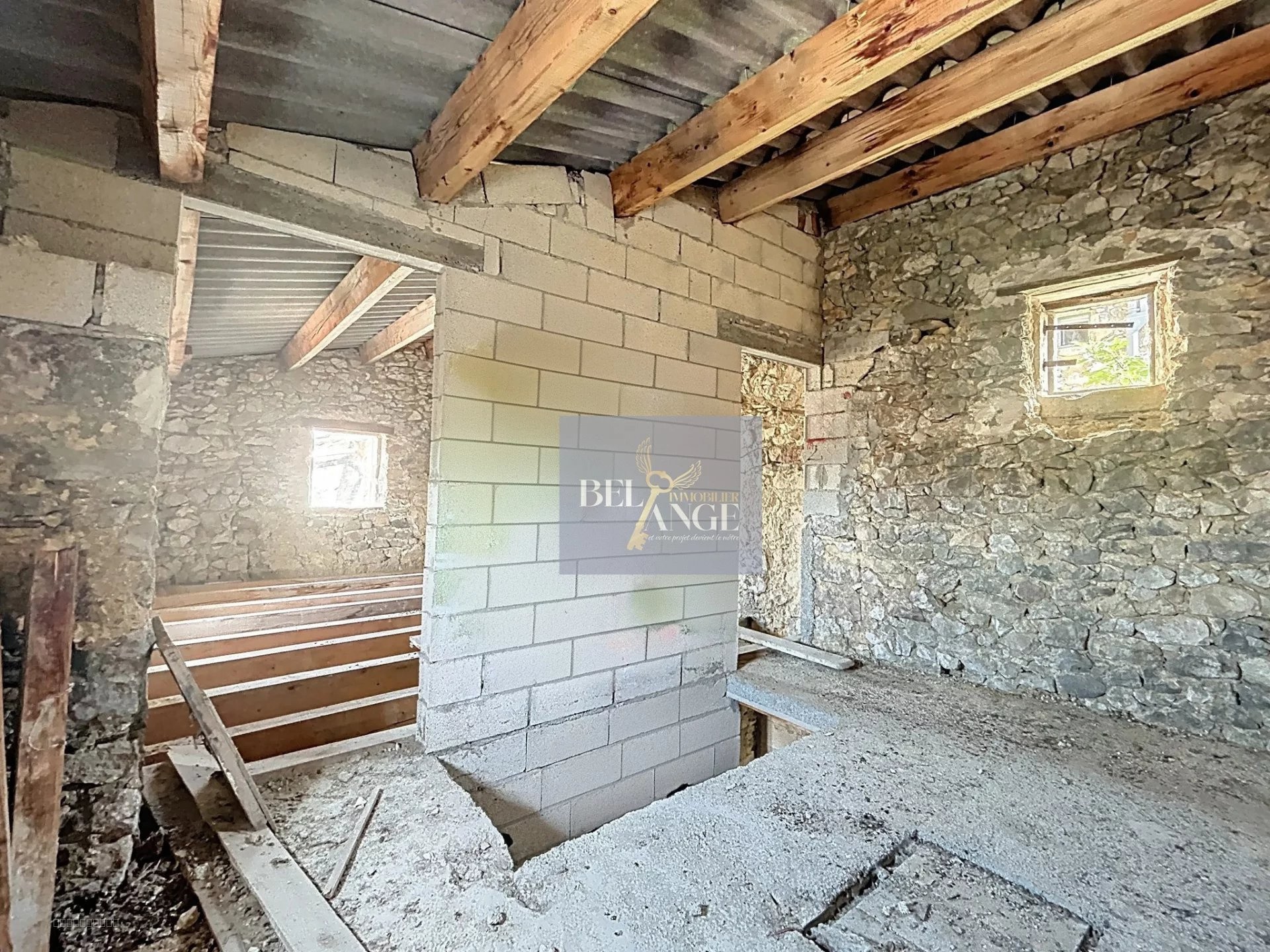 Maison de Village à Rénover dans un village de Caractère. — photo 16