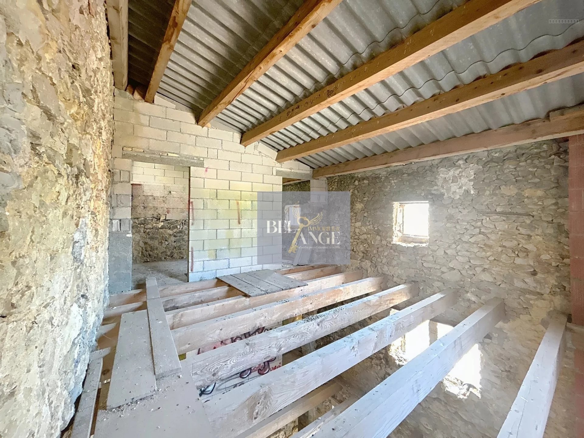 Maison de Village à Rénover dans un village de Caractère. — photo 19