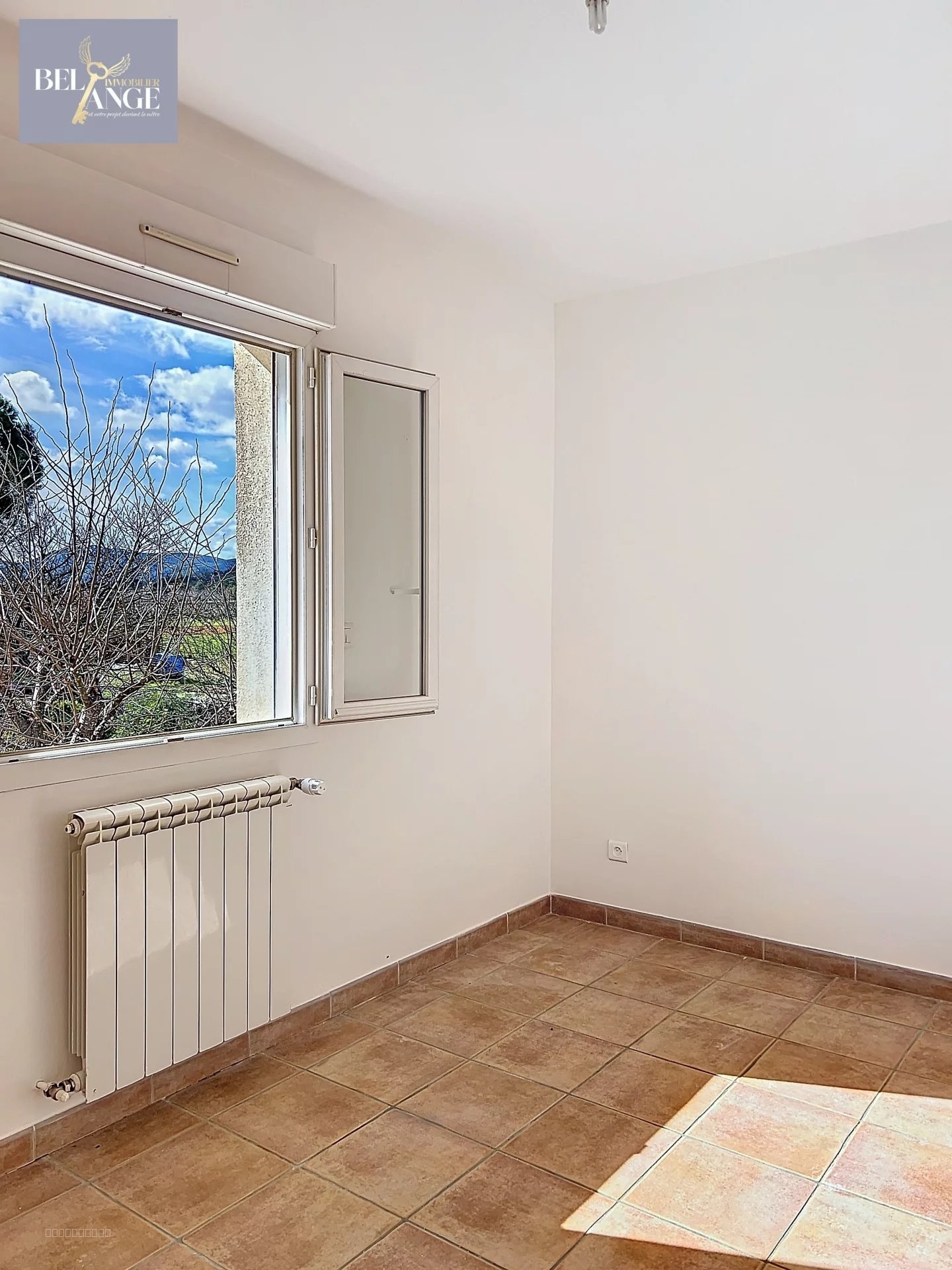 Jolie Maison secteur calme. — photo 12