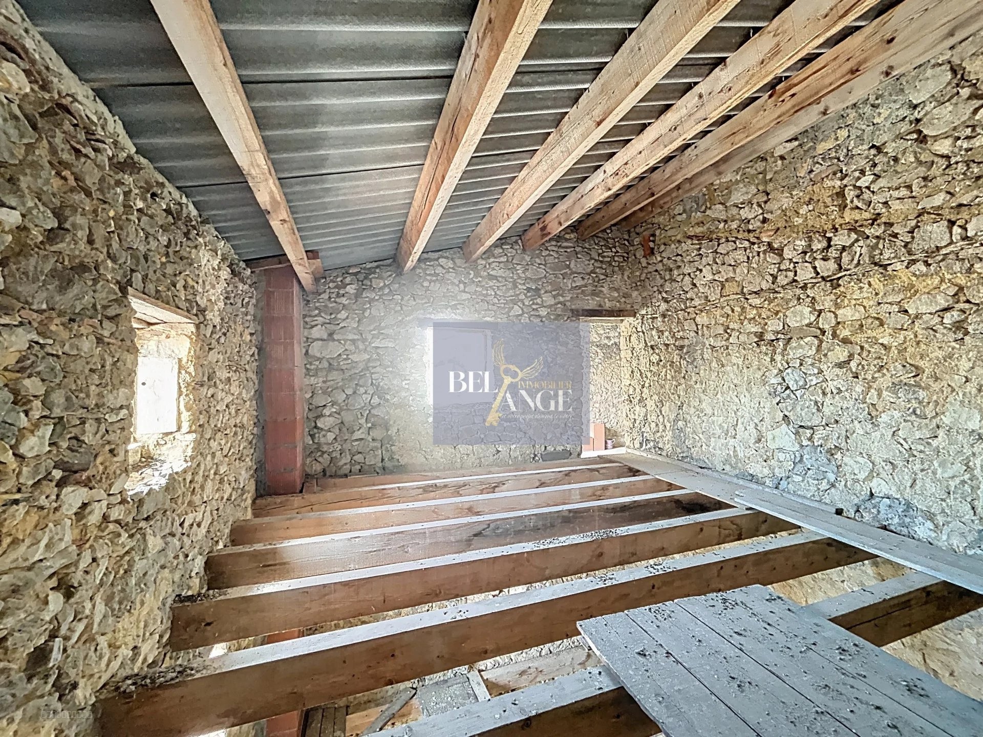 Maison de Village à Rénover dans un village de Caractère. — photo 18