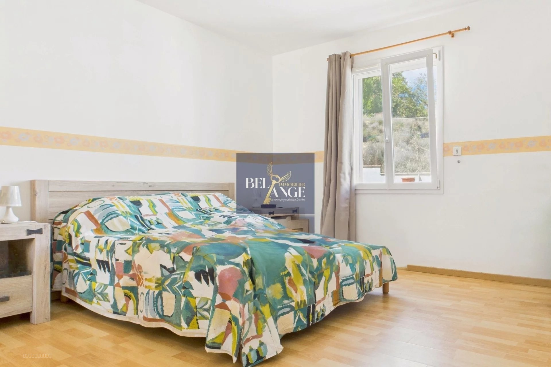 Maison traditionnelle avec piscine — photo 10