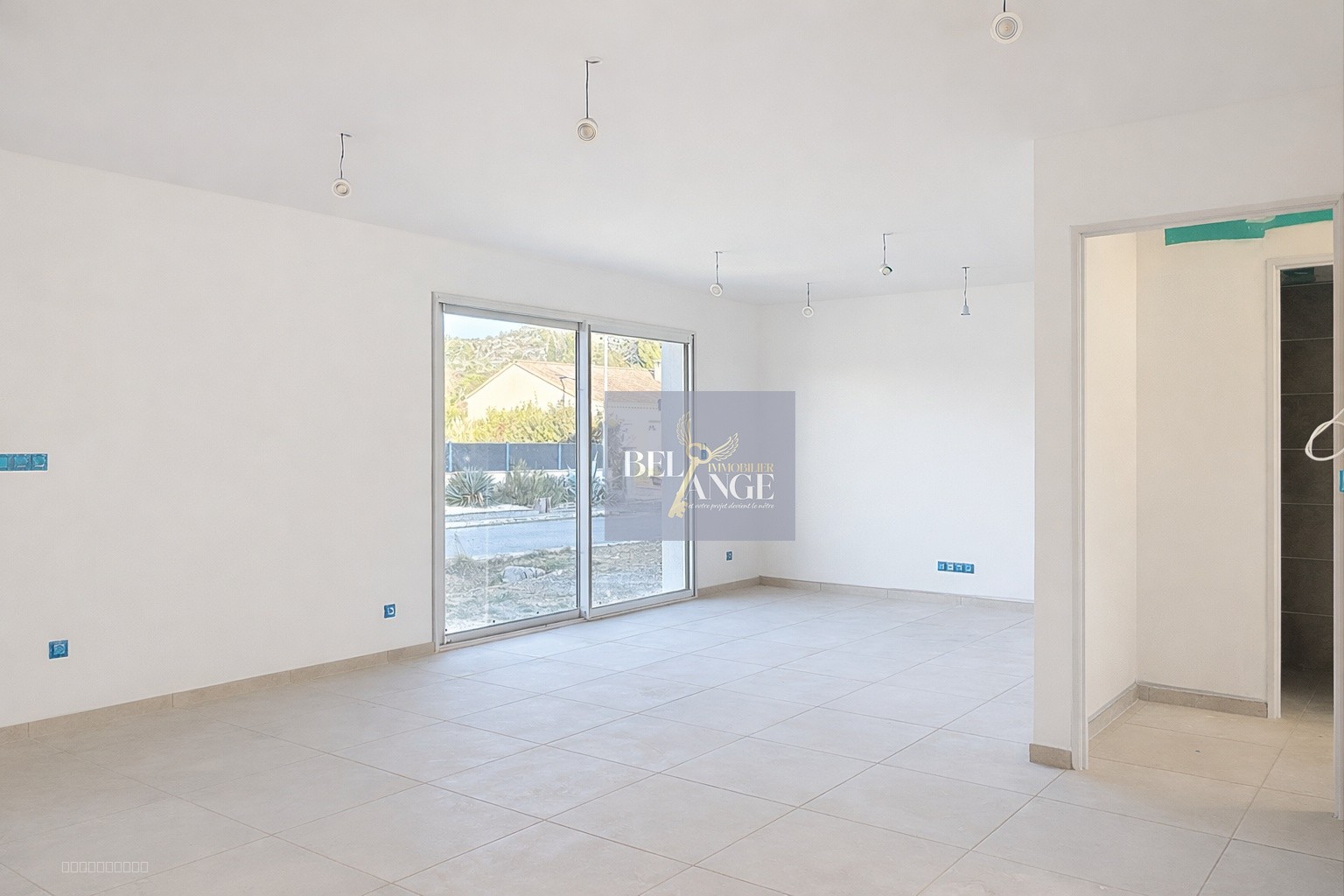 Maisons neuves dans un petit quartier résidentiel   secteur Vallon-Pont-d’Arc — photo 4