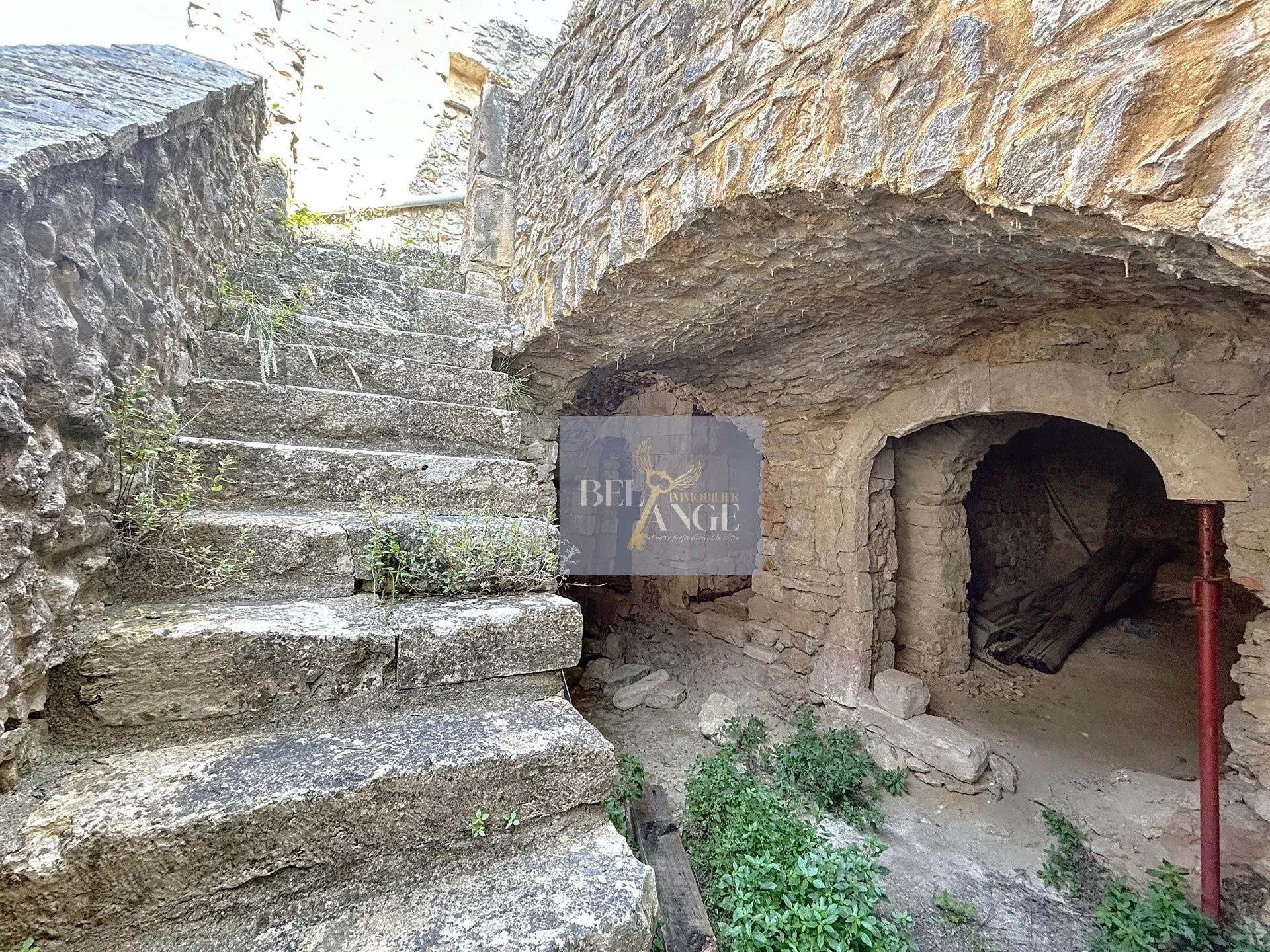 Maison de Village à Rénover dans un village de Caractère. — photo 5