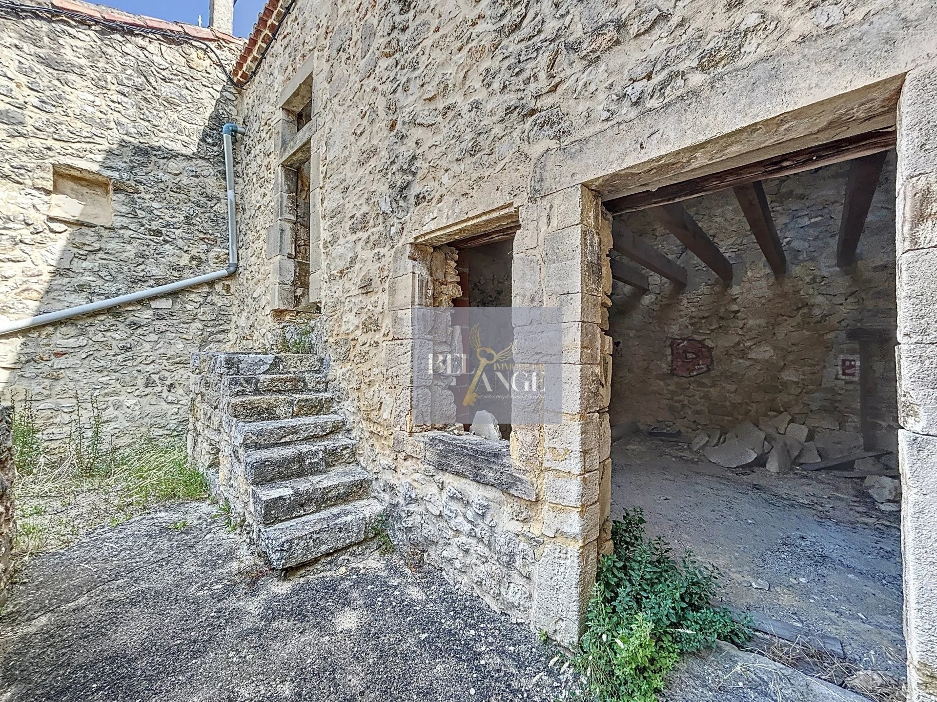 Maison de Village à Rénover dans un village de Caractère. — photo 9