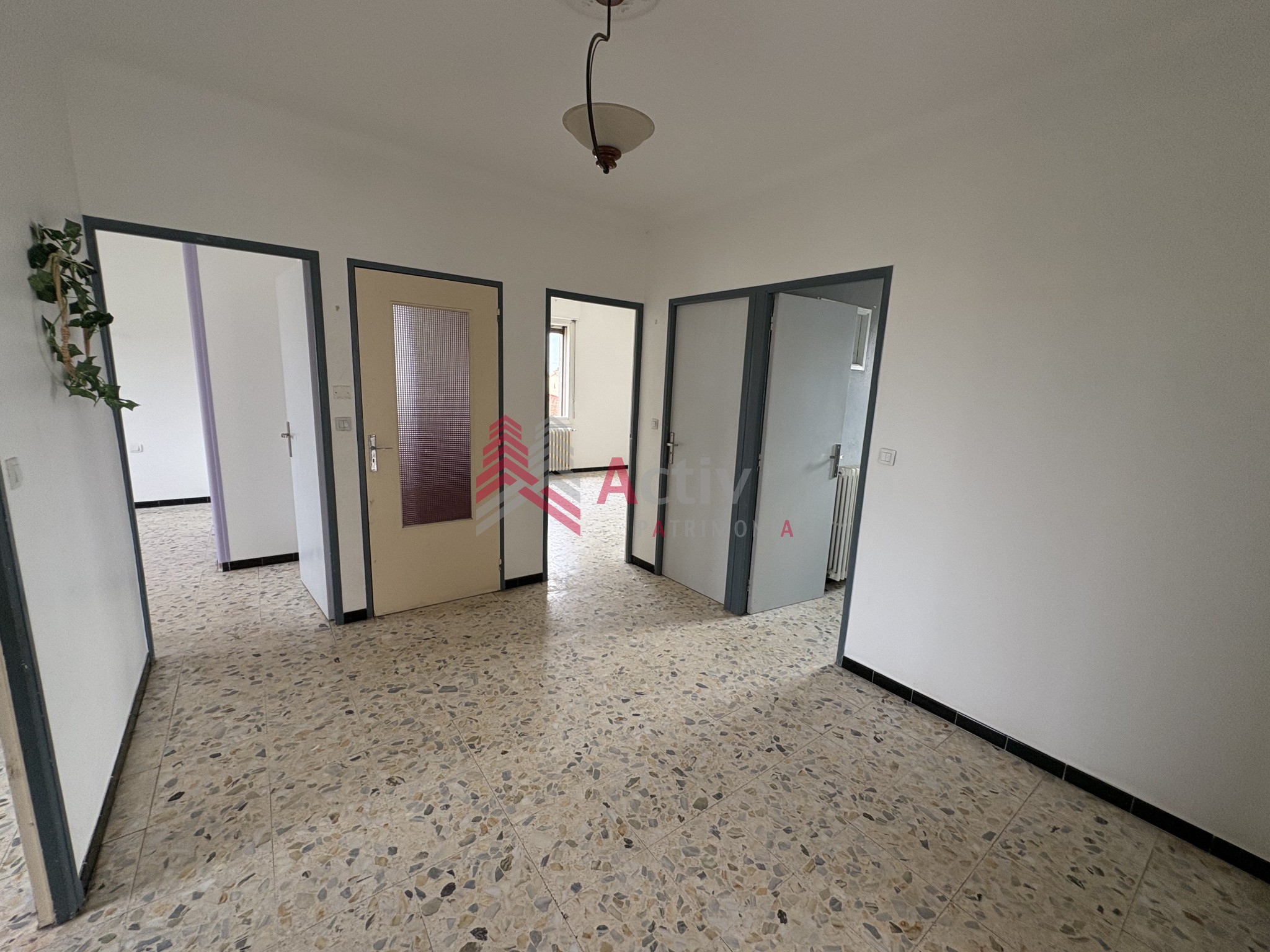 Port Saint Louis du Rhône, grande villa 161 m2 avec fort potentiel à vendre. — photo 12