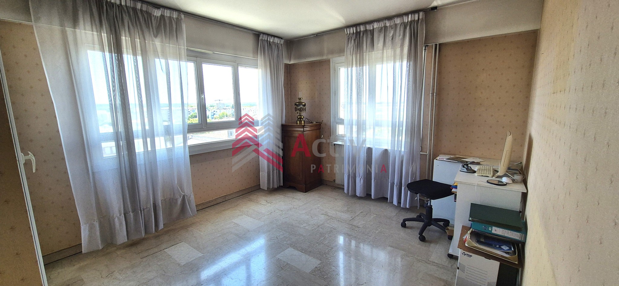 Spacieux T3/T4 de 94 m2 au cœur de Nîmes   Possibilité de 3ᵉ chambre — photo 2
