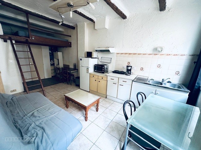 STUDIO DE 24 M2 MEUBLE - HYPER CENTRE — photo 2