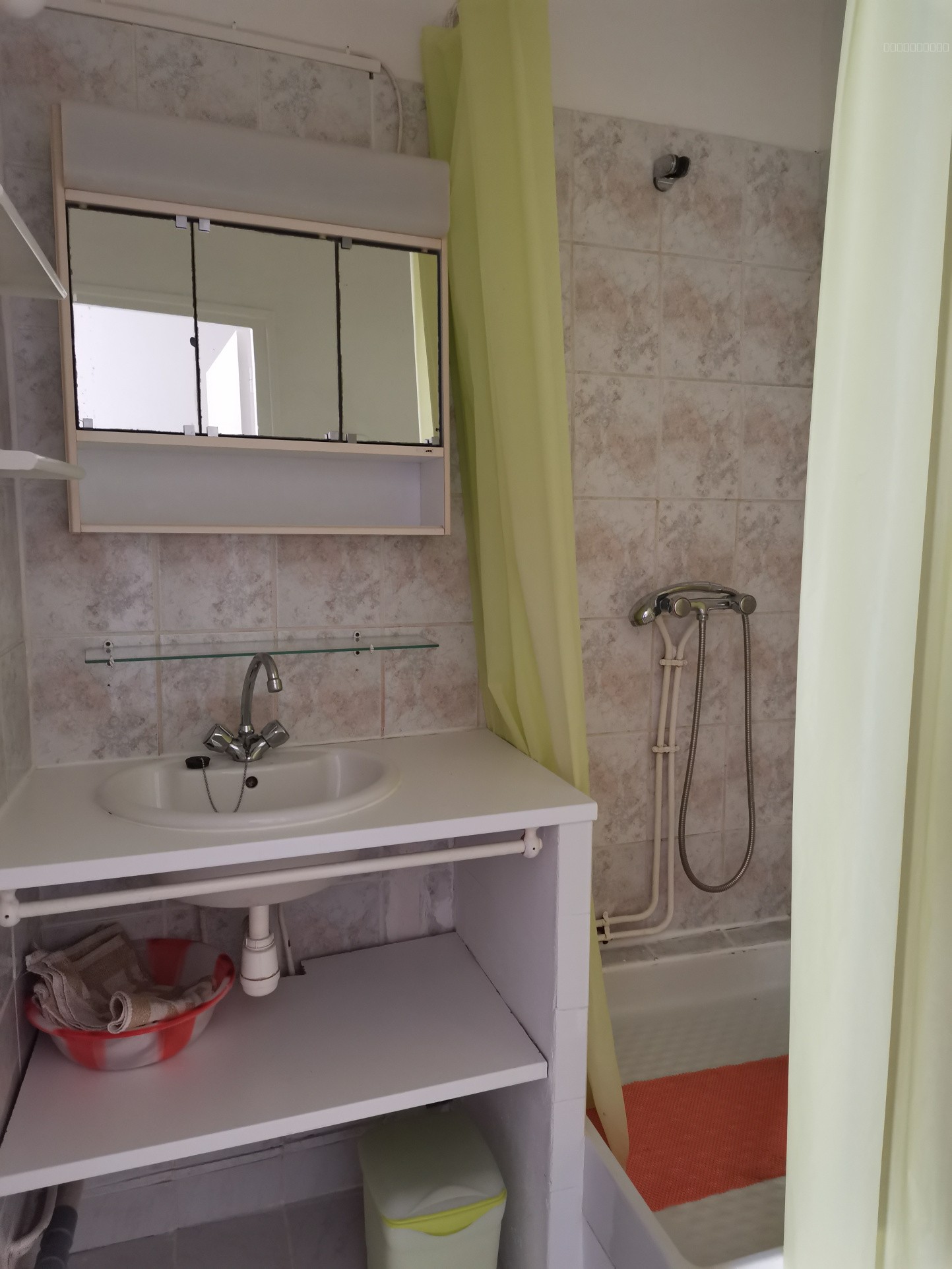 APPARTEMENT TYPE 3 DE 66 M2 - AVENUE JEAN GIONO - AVEC BALCON TERRASSE — photo 9
