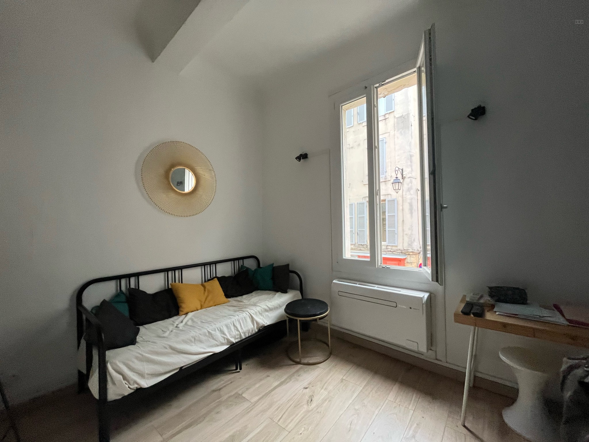 Aix en Provence, Cathédrale, Studio 17m2 meublé et rénové — photo 13