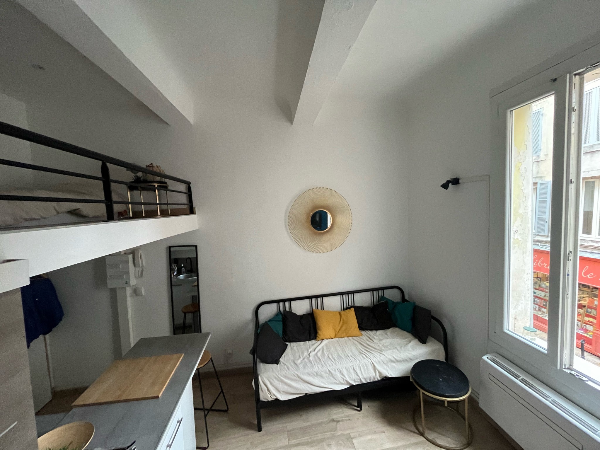 Aix en Provence, Cathédrale, Studio 17m2 meublé et rénové — photo 12