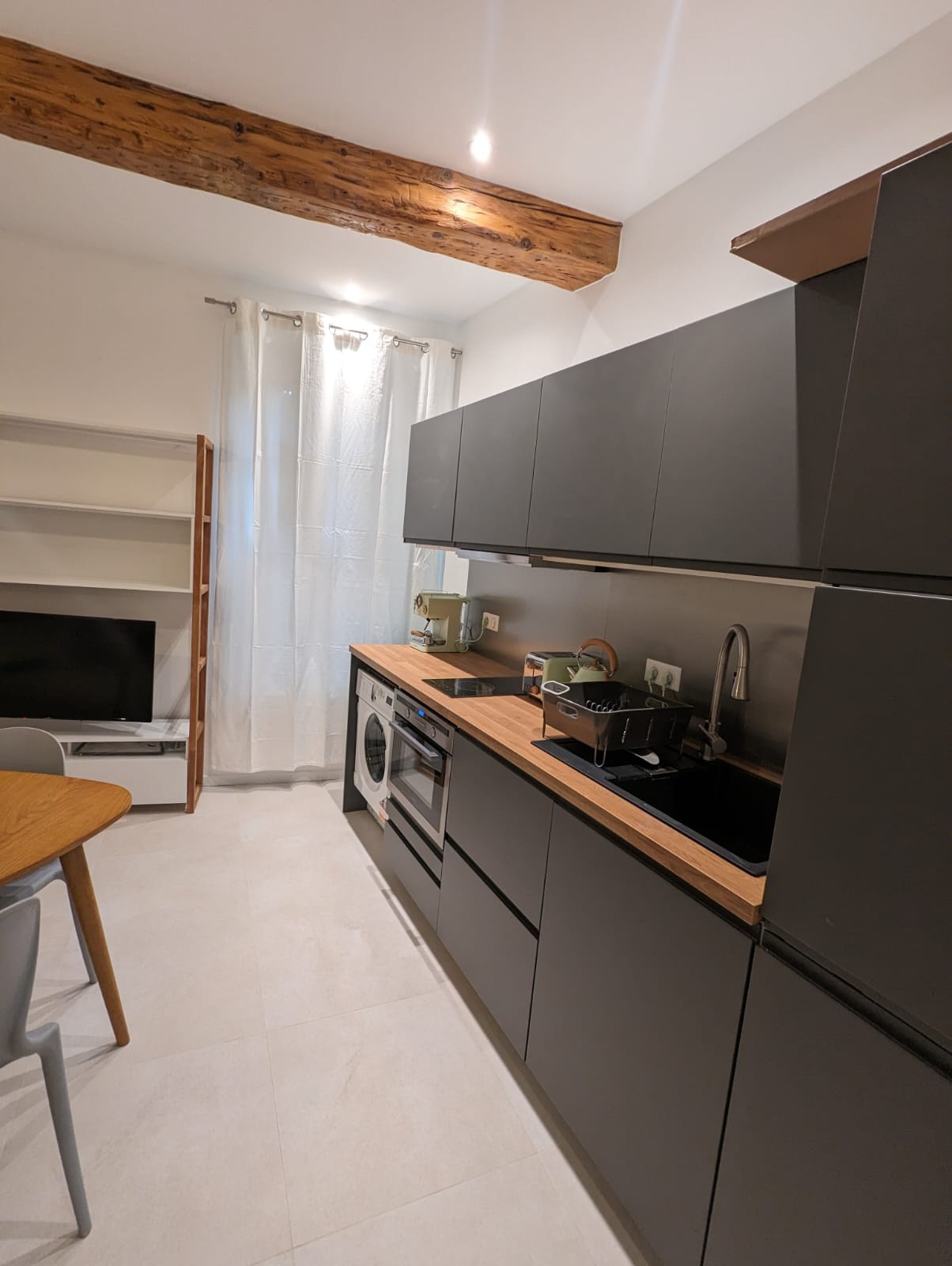 PARFAIT STUDIO DE 26 M2 RENOVE ET MEUBLE - CENTRE VILLE — photo 4