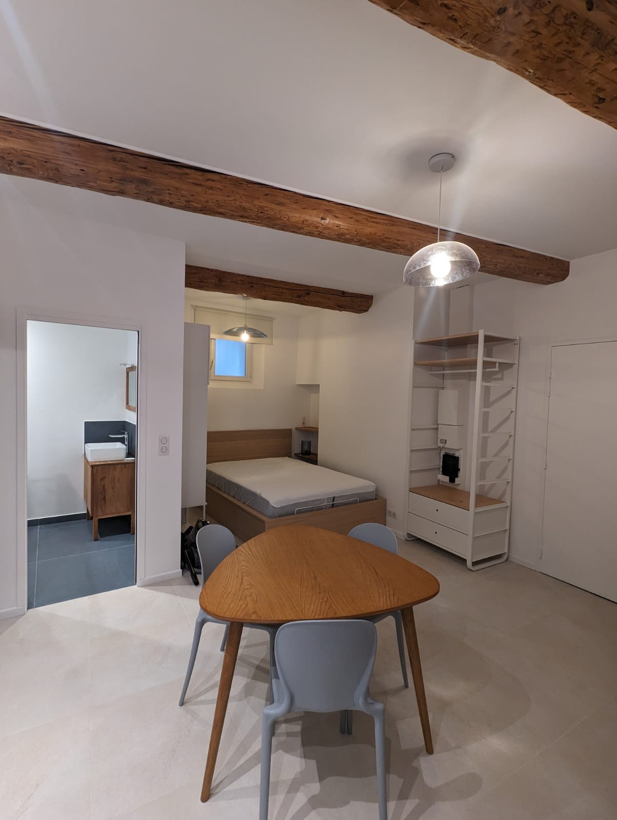 PARFAIT STUDIO DE 26 M2 RENOVE ET MEUBLE - CENTRE VILLE — photo 2