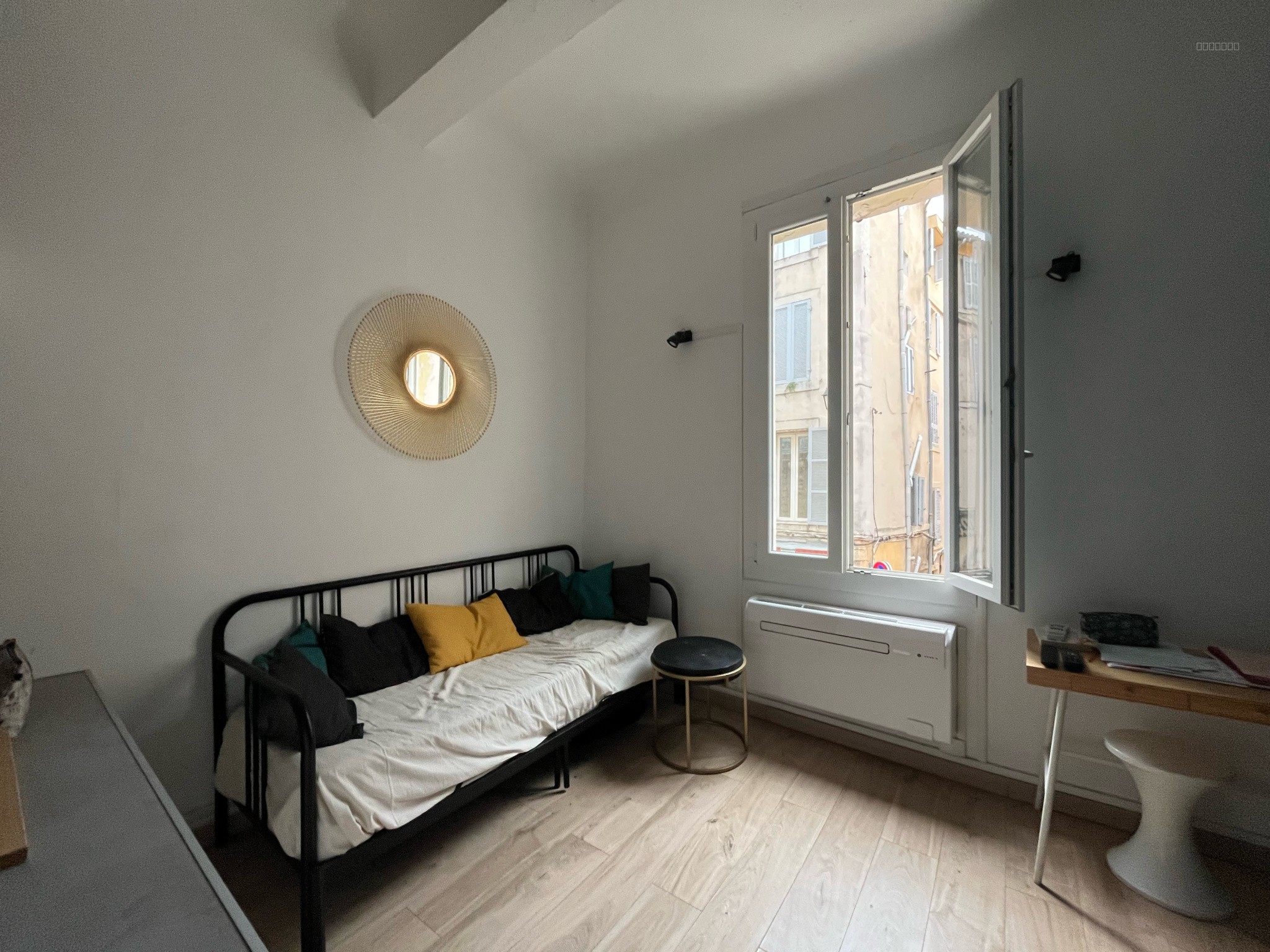 Aix en Provence, Cathédrale, Studio 17m2 meublé et rénové — photo 11