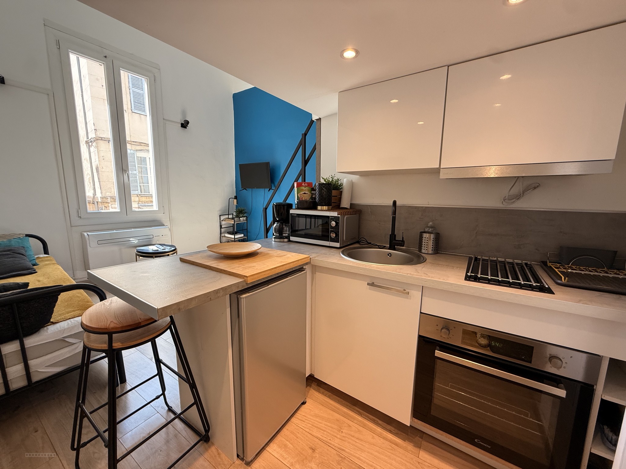 Aix en Provence, Cathédrale, Studio 17m2 meublé et rénové — photo 10