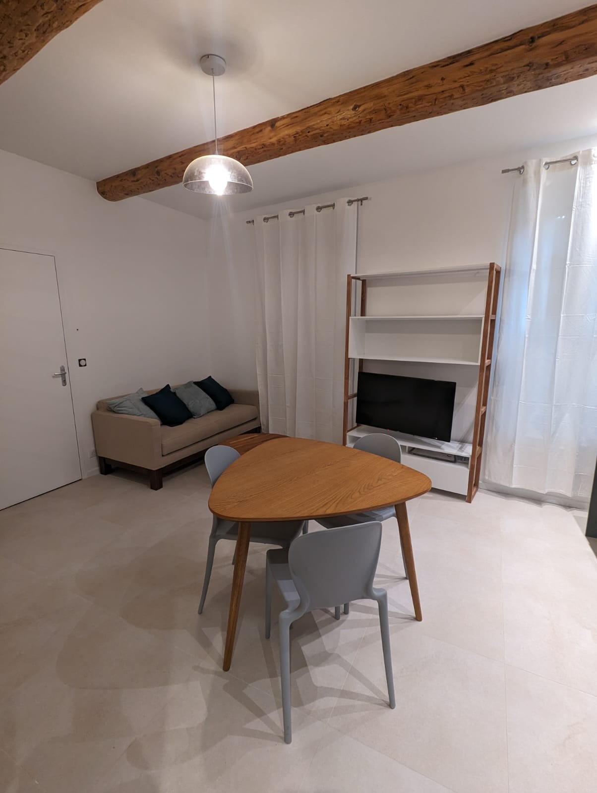 PARFAIT STUDIO DE 26 M2 RENOVE ET MEUBLE - CENTRE VILLE — photo 3