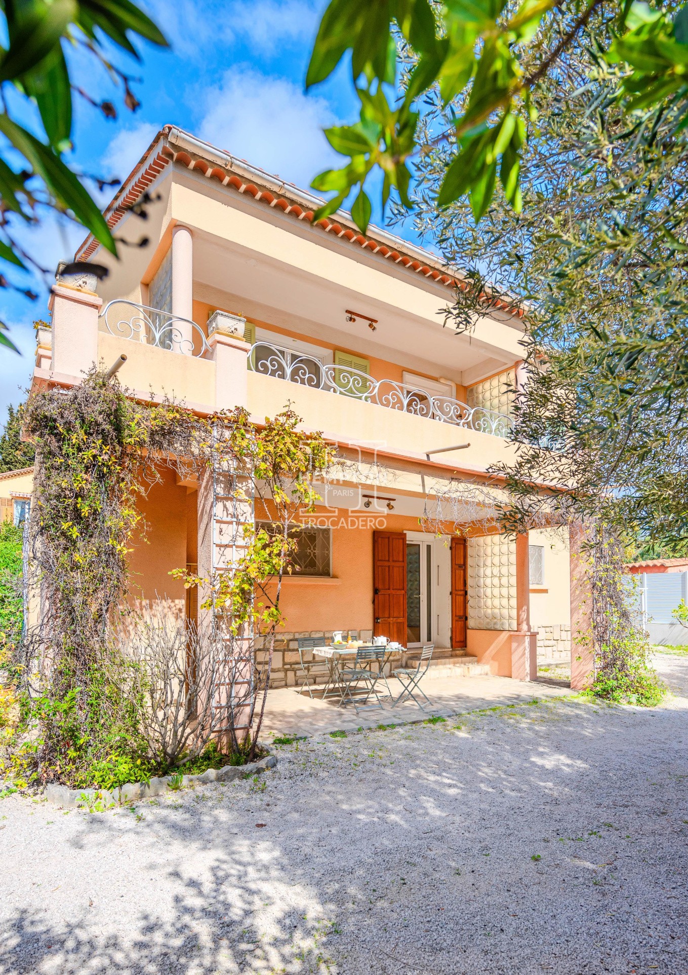 SANARY-SUR-MER • MAISON PROVENCALE AVEC JARDIN PAYSAGER — photo 6