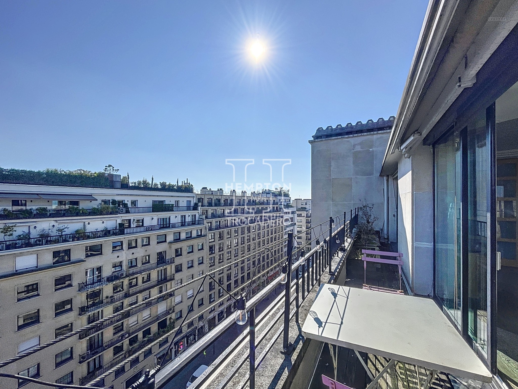 PARIS XVIème- DERNIER ETAGE  - VUE PANORAMIQUE - 6 PIECES - 4 CHAMBRES — photo 9