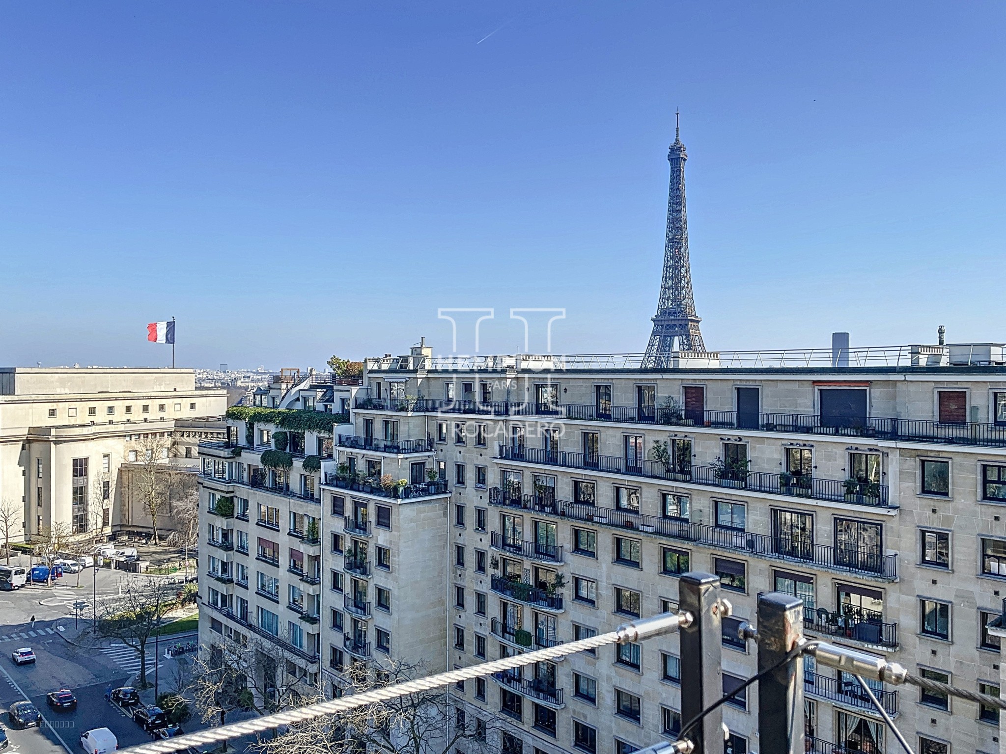 PARIS XVIème- DERNIER ETAGE  - VUE PANORAMIQUE - 6 PIECES - 4 CHAMBRES — photo 10