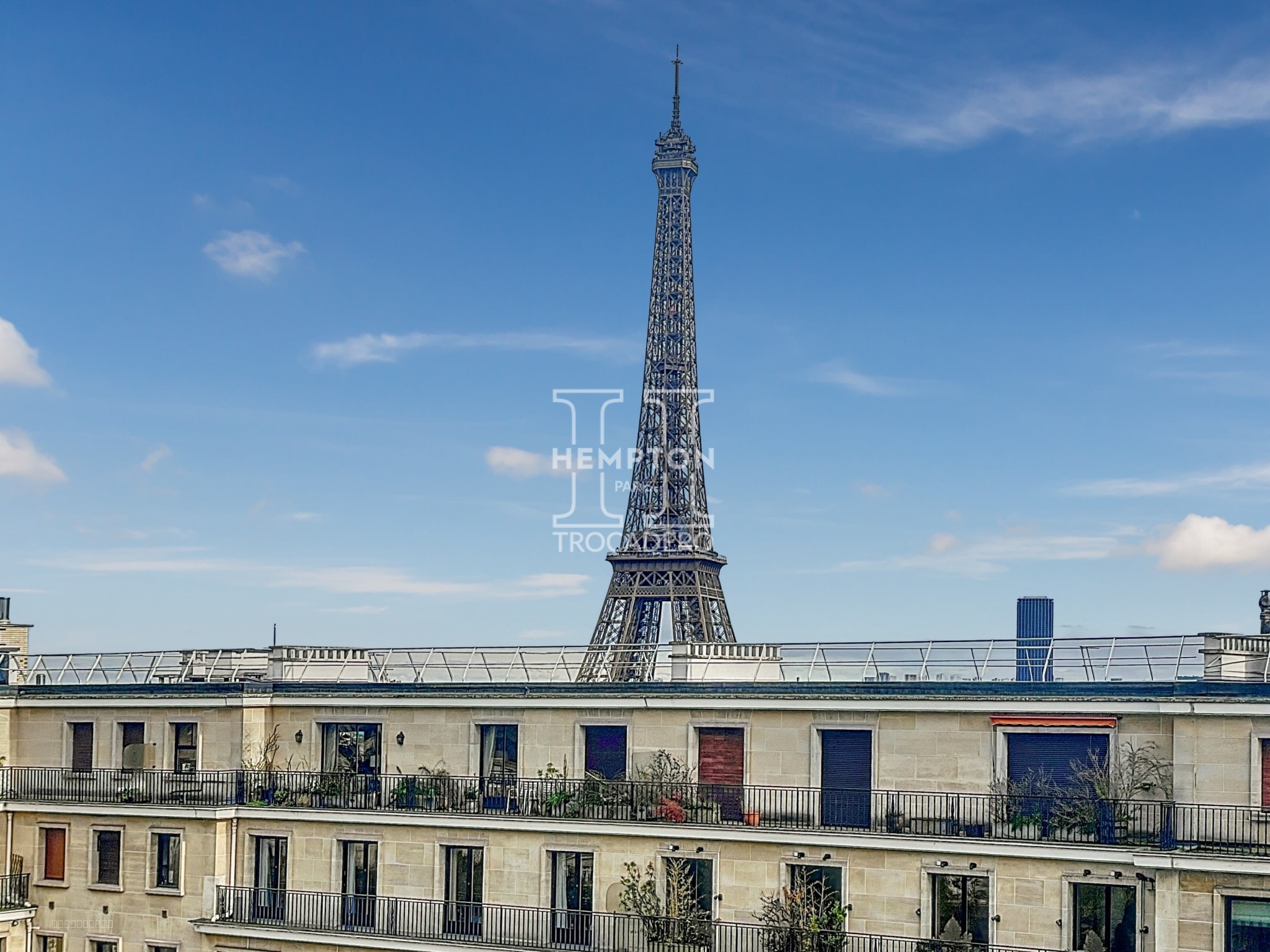 PARIS XVIème- DERNIER ETAGE  - VUE PANORAMIQUE - 6 PIECES - 4 CHAMBRES — photo 8