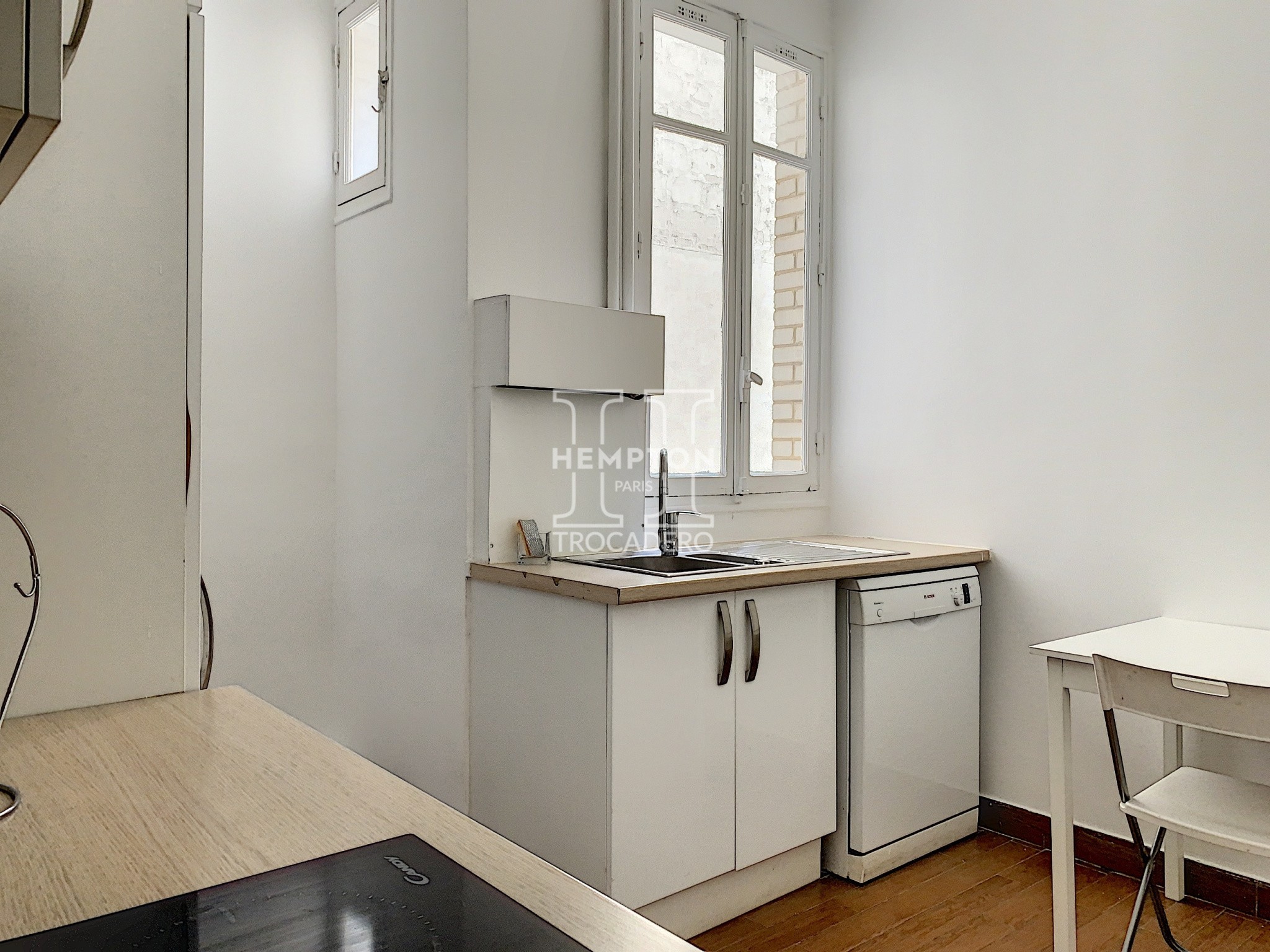 PARIS XVI • TROCADÉRO • 3 PIÈCES AVEC POSSIBILITÉ DE 2 CHAMBRES 73 m2 — photo 9