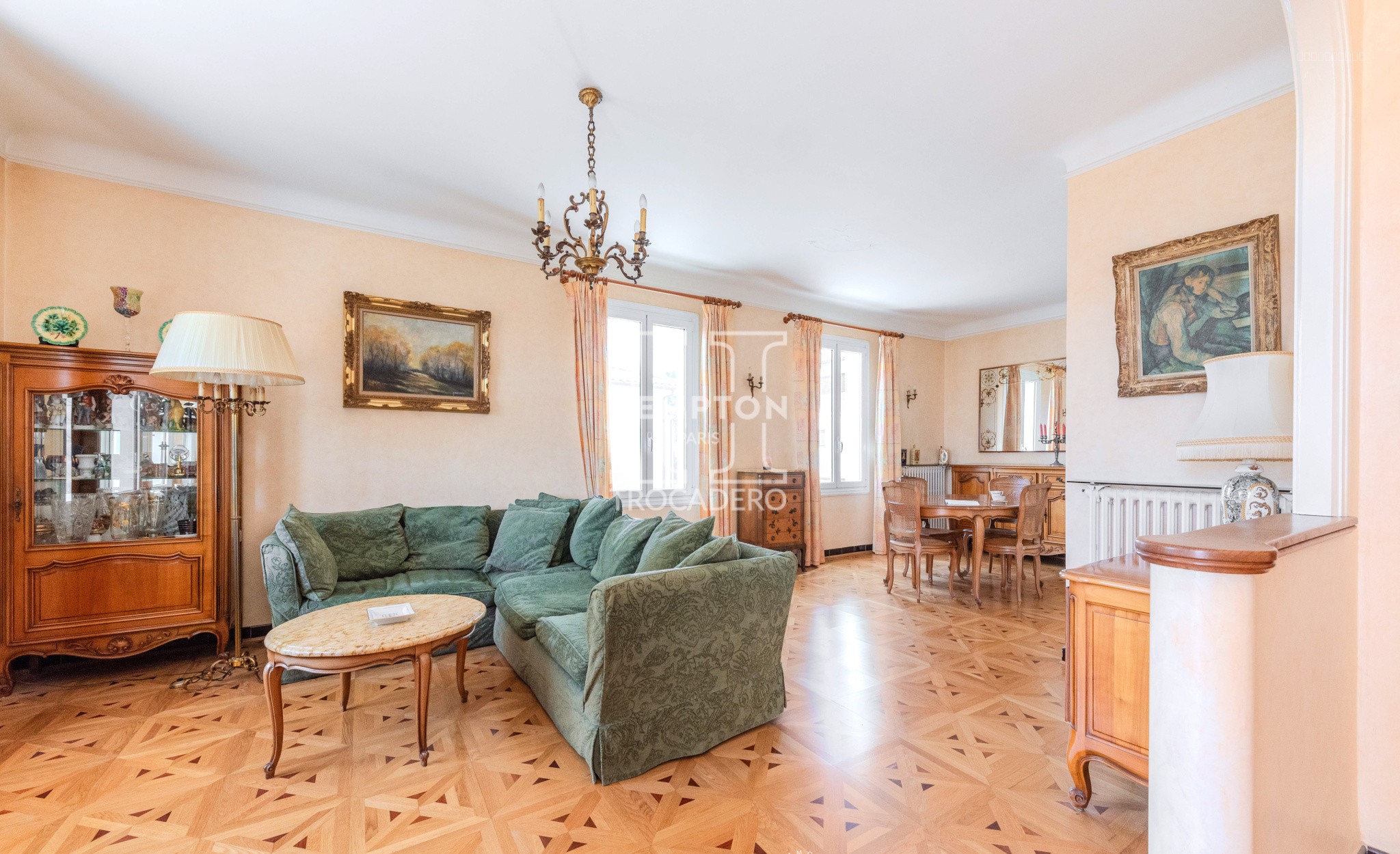 SANARY-SUR-MER • MAISON PROVENCALE AVEC JARDIN PAYSAGER — photo 9