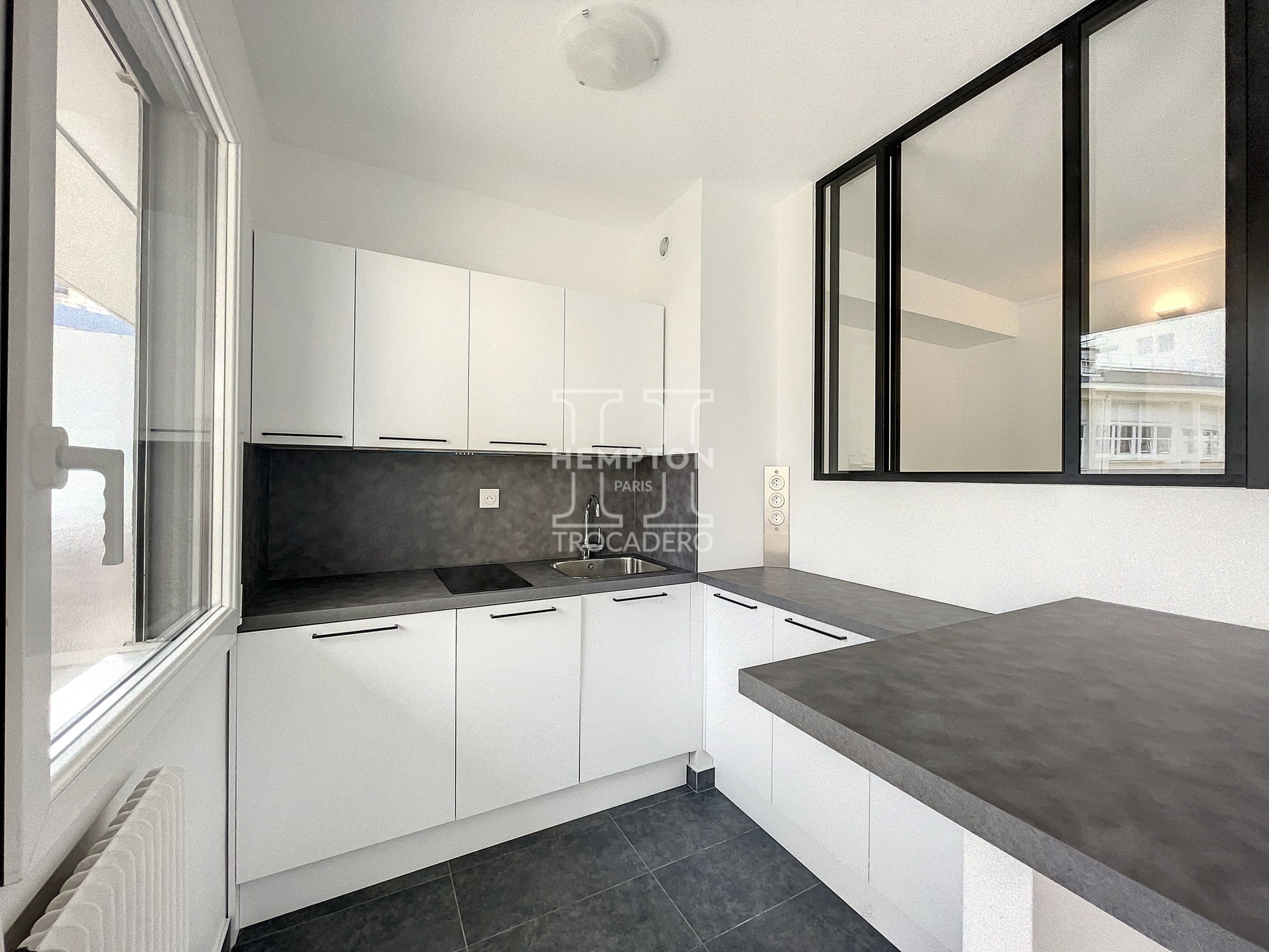 PARIS XVI  | BAIL CODE CIVIL • STUDIO PARC DES PRINCES — photo 2