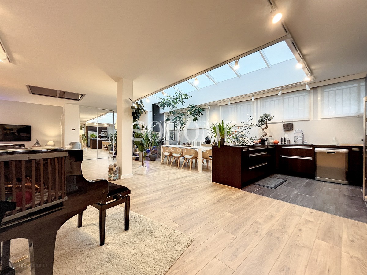 L'ENIGMATIQUE - Hyper centre de Reims - Loft avec garage — photo 2